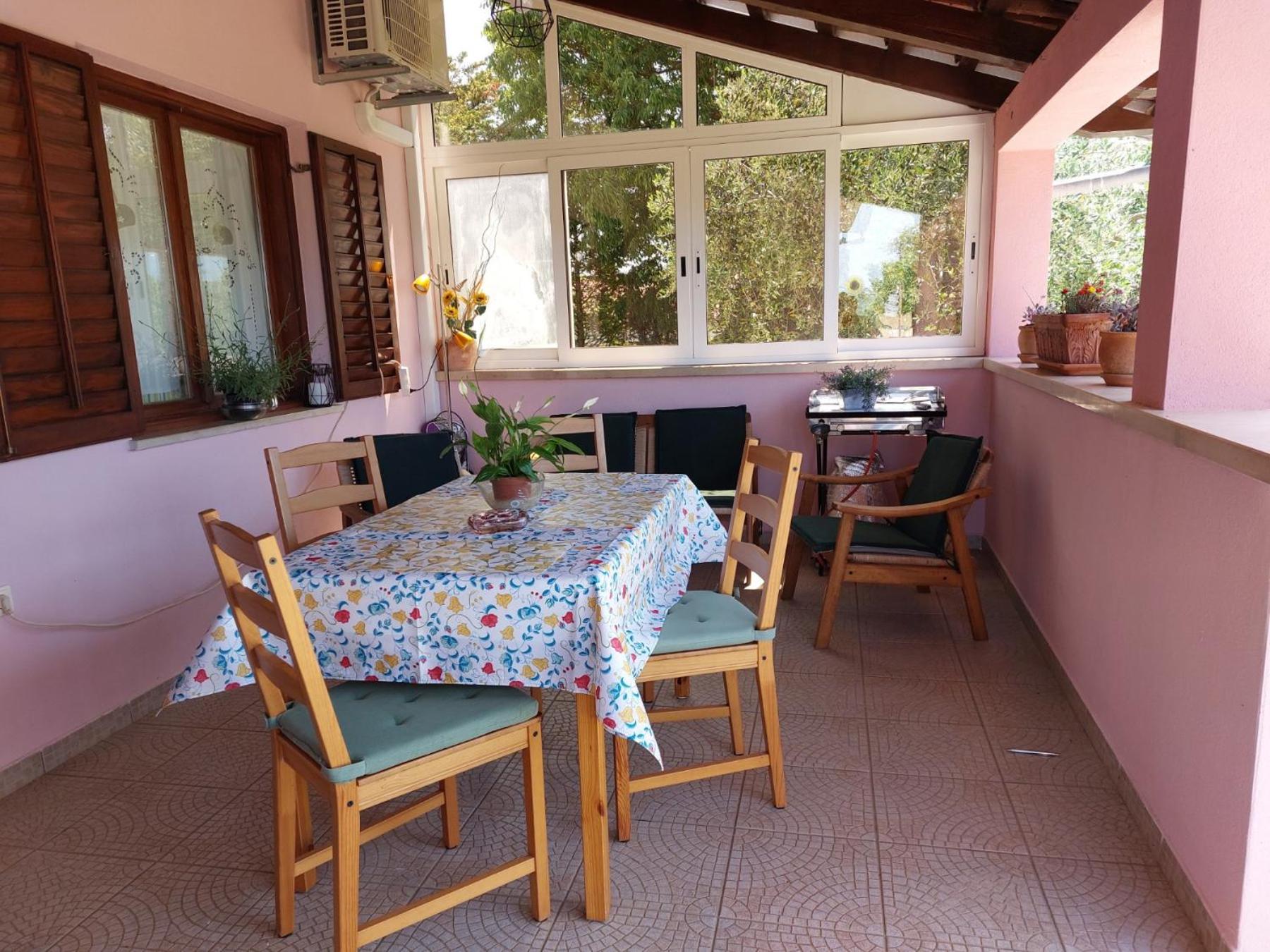 House Marlu view 3