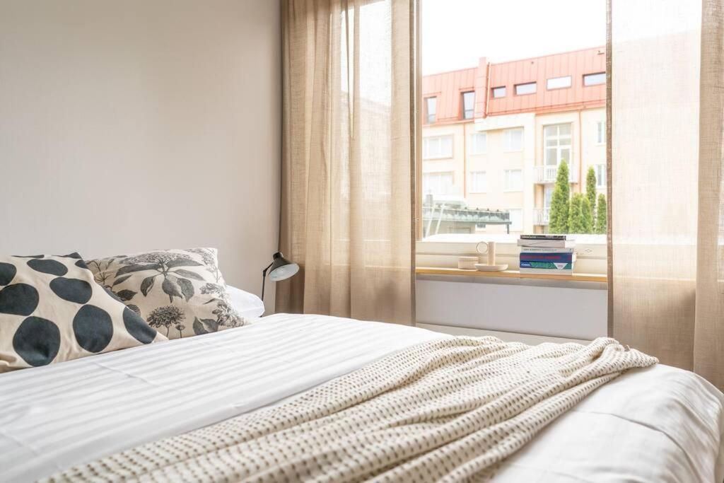 Spacious 2br Apartment in the City Center view 4