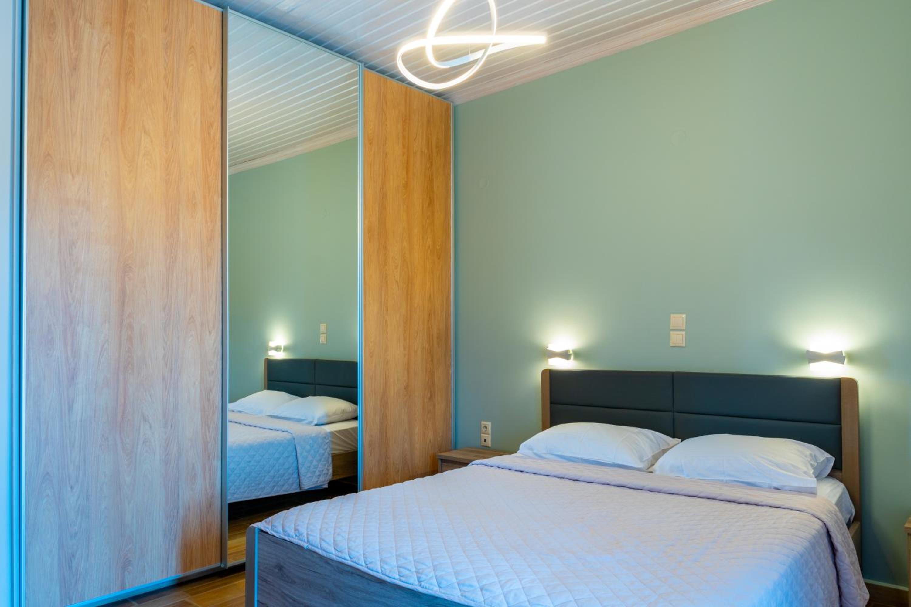G.R luxury apartment photo 4