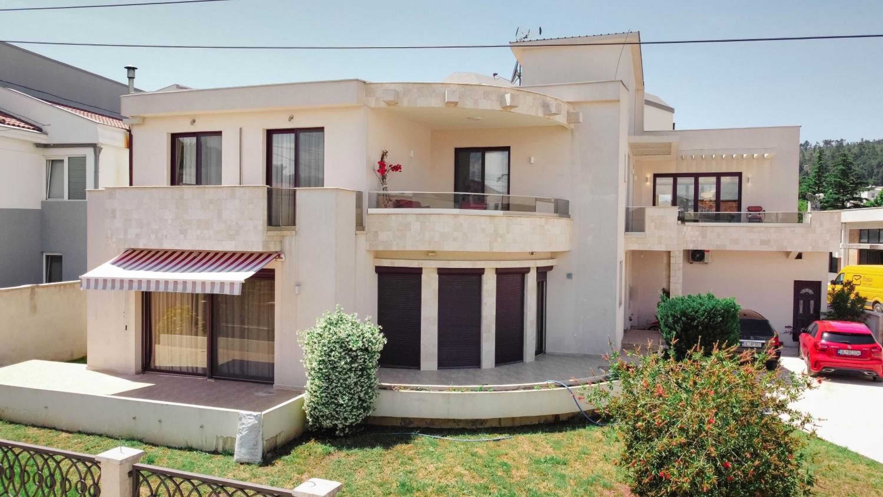 Klara Apartments