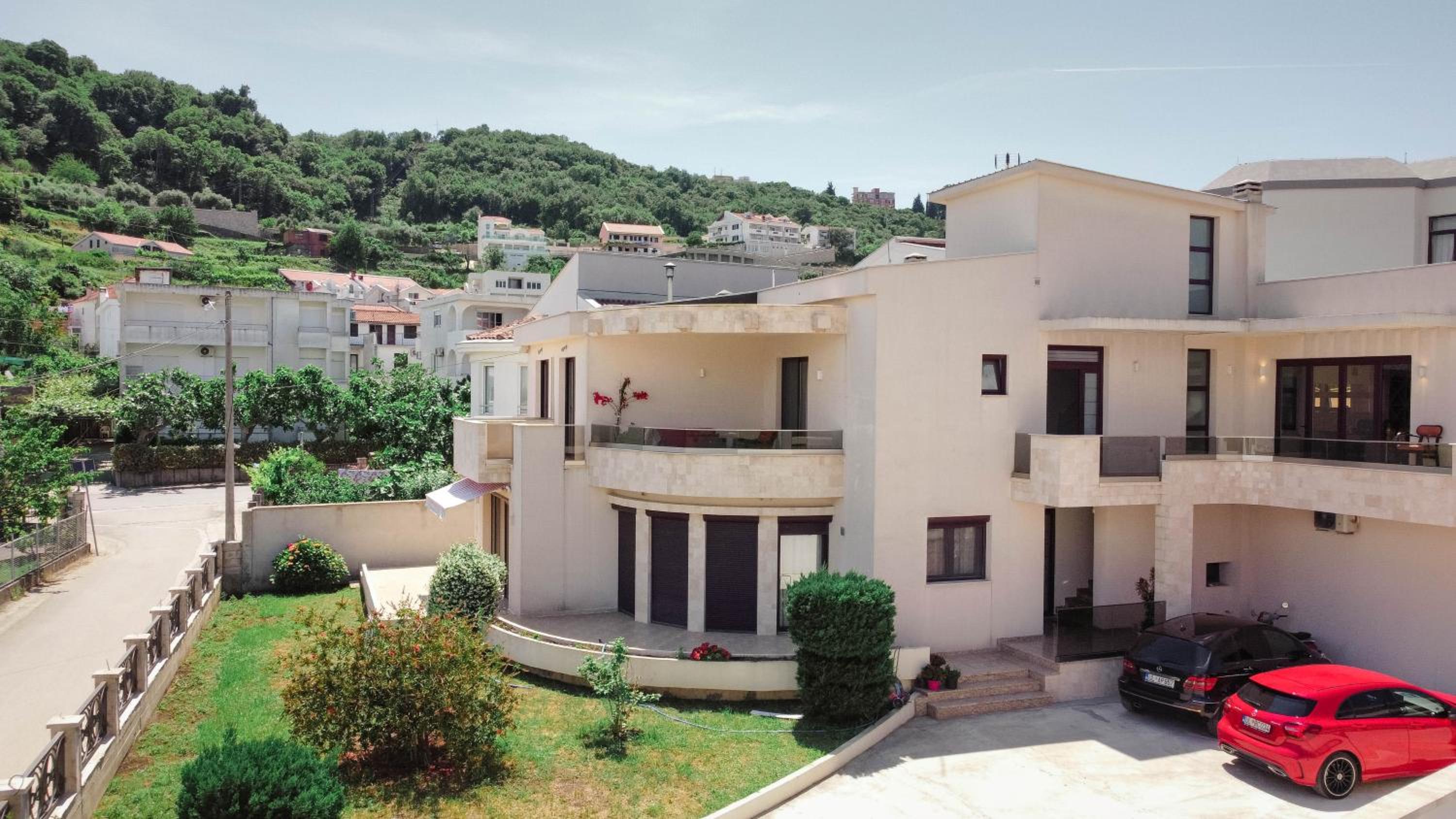 Klara Apartments