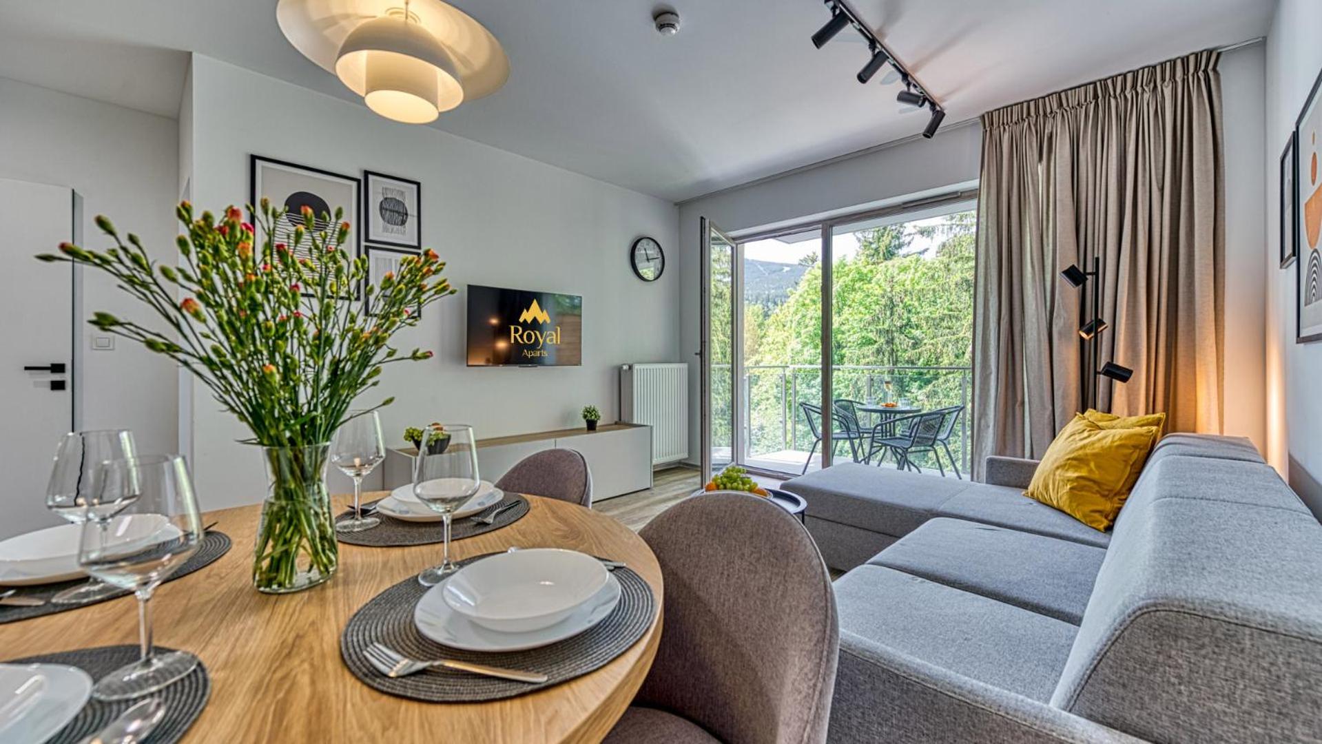 Apartamenty z basenem i saunami STONE HILL RESORT VIP Centrum by Royal Aparts