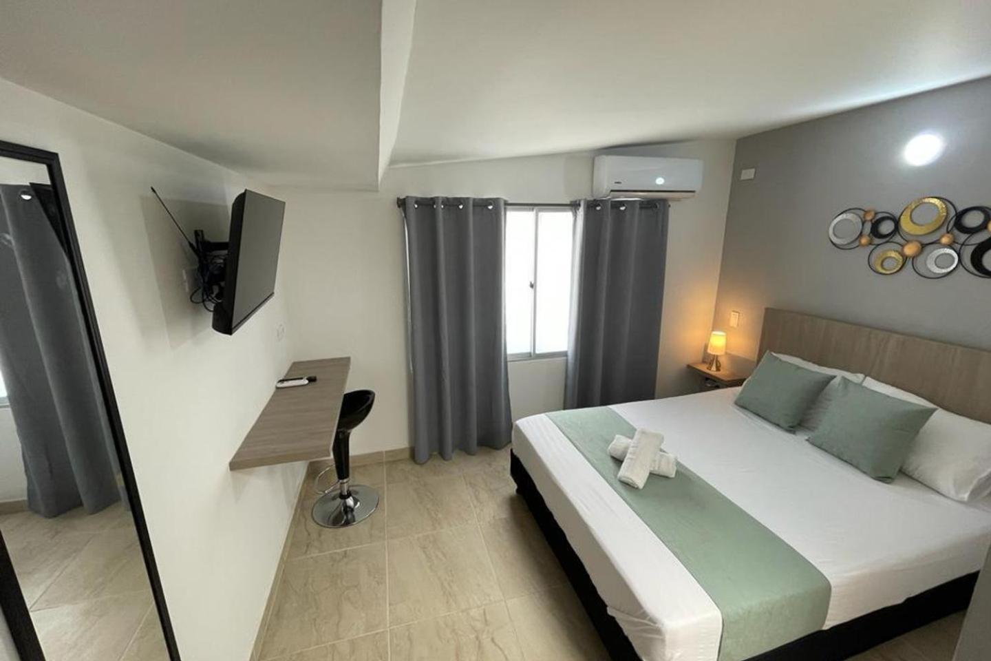 Hotel 12 Nights