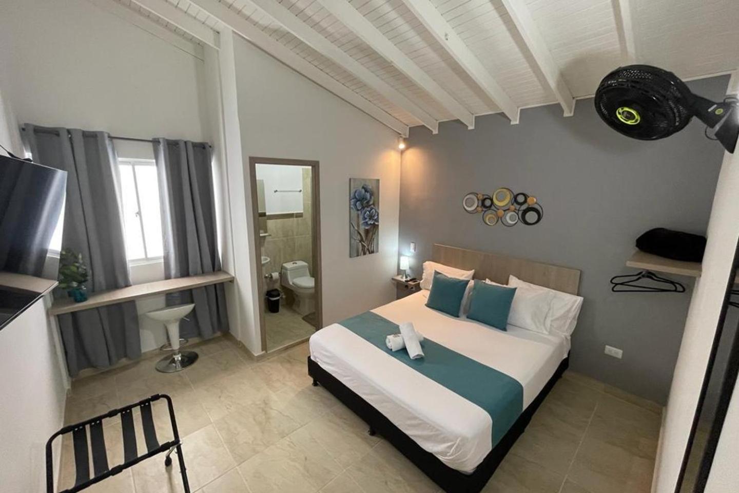 Hotel 12 Nights