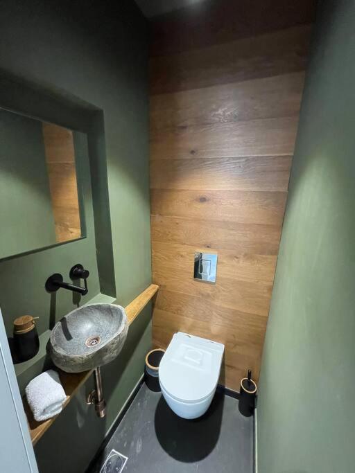 Prime location apartment in TLV view 5