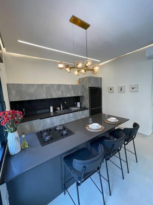 Prime location apartment in TLV view 3