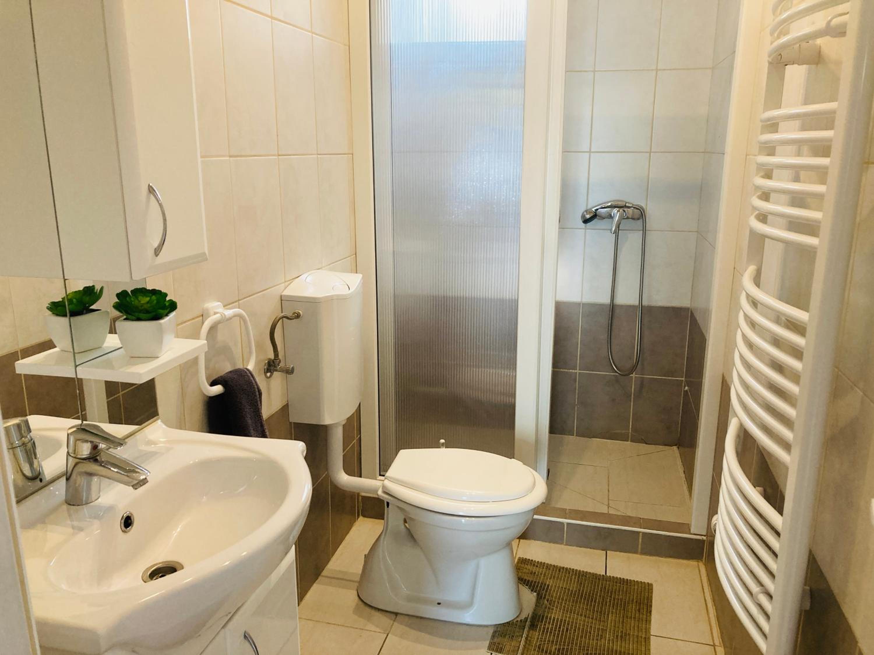 Tóparti Apartmanház