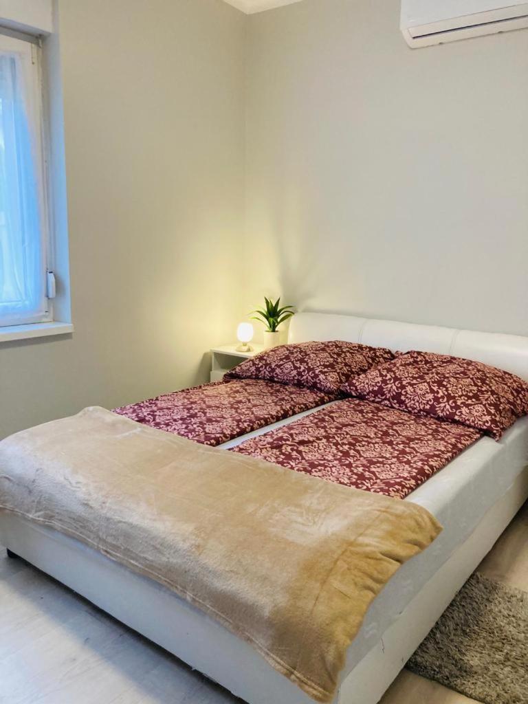 Tóparti Apartmanház