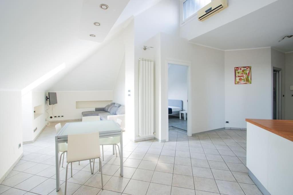 [Loft Eugenio] - *Large and bright apartment* photo 4