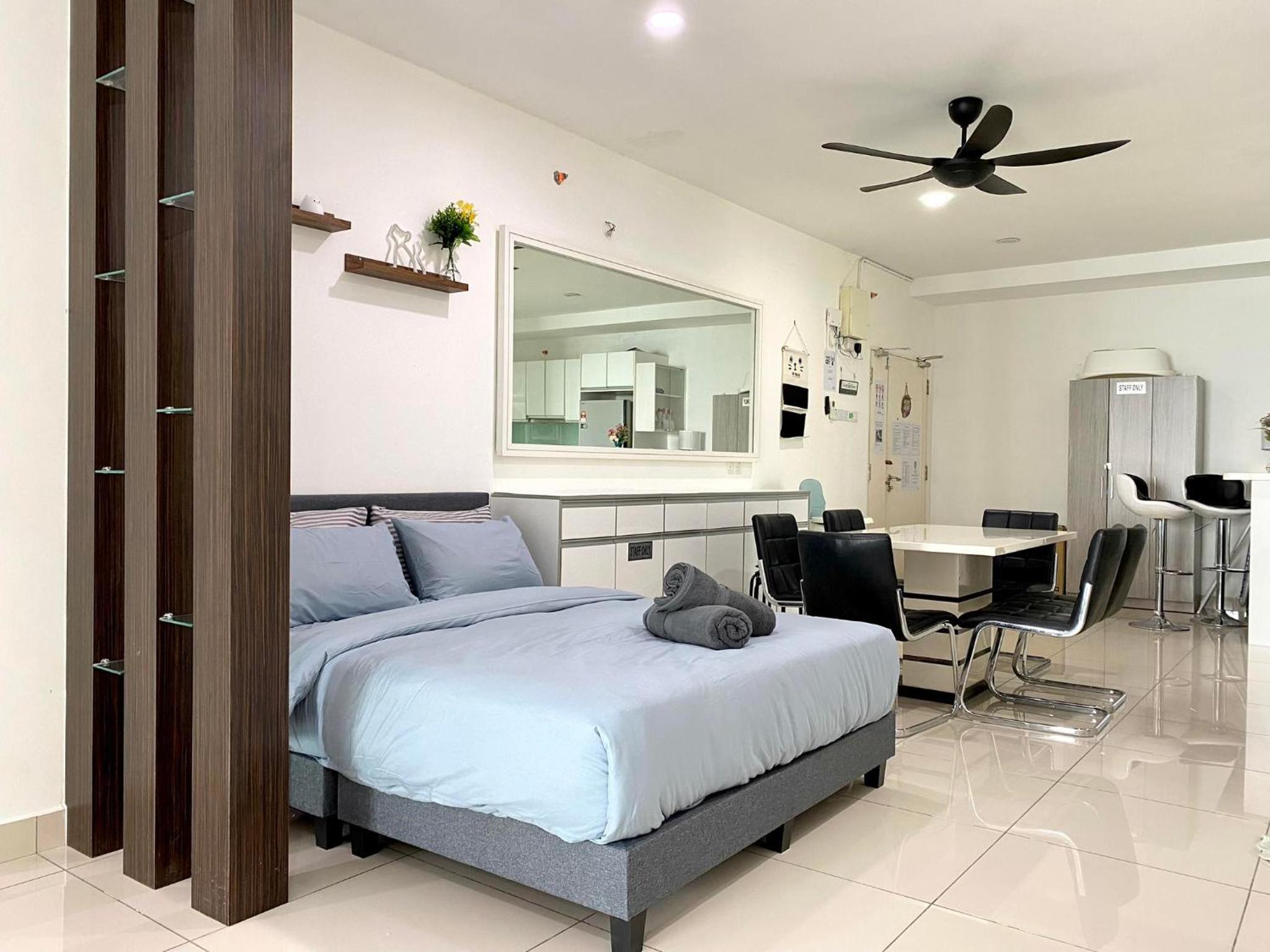 Mansion One Suite by stayCATion Homestay, Джорджтаун - 21