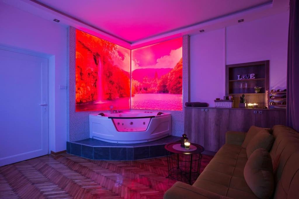 Hedonist-Belgrade Central Nest