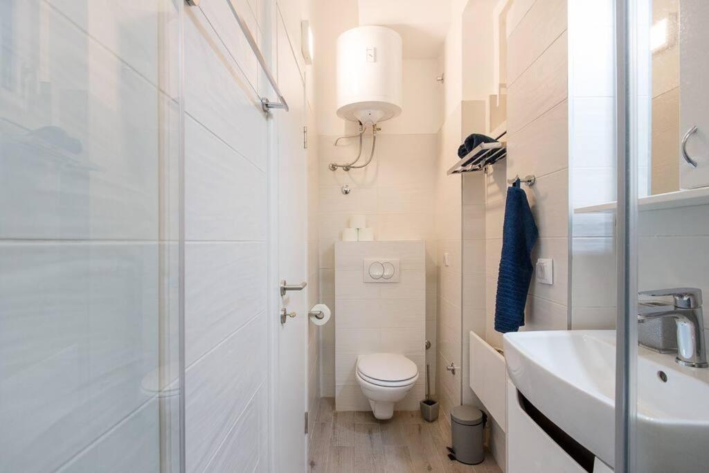 Hedonist-Belgrade Central Nest