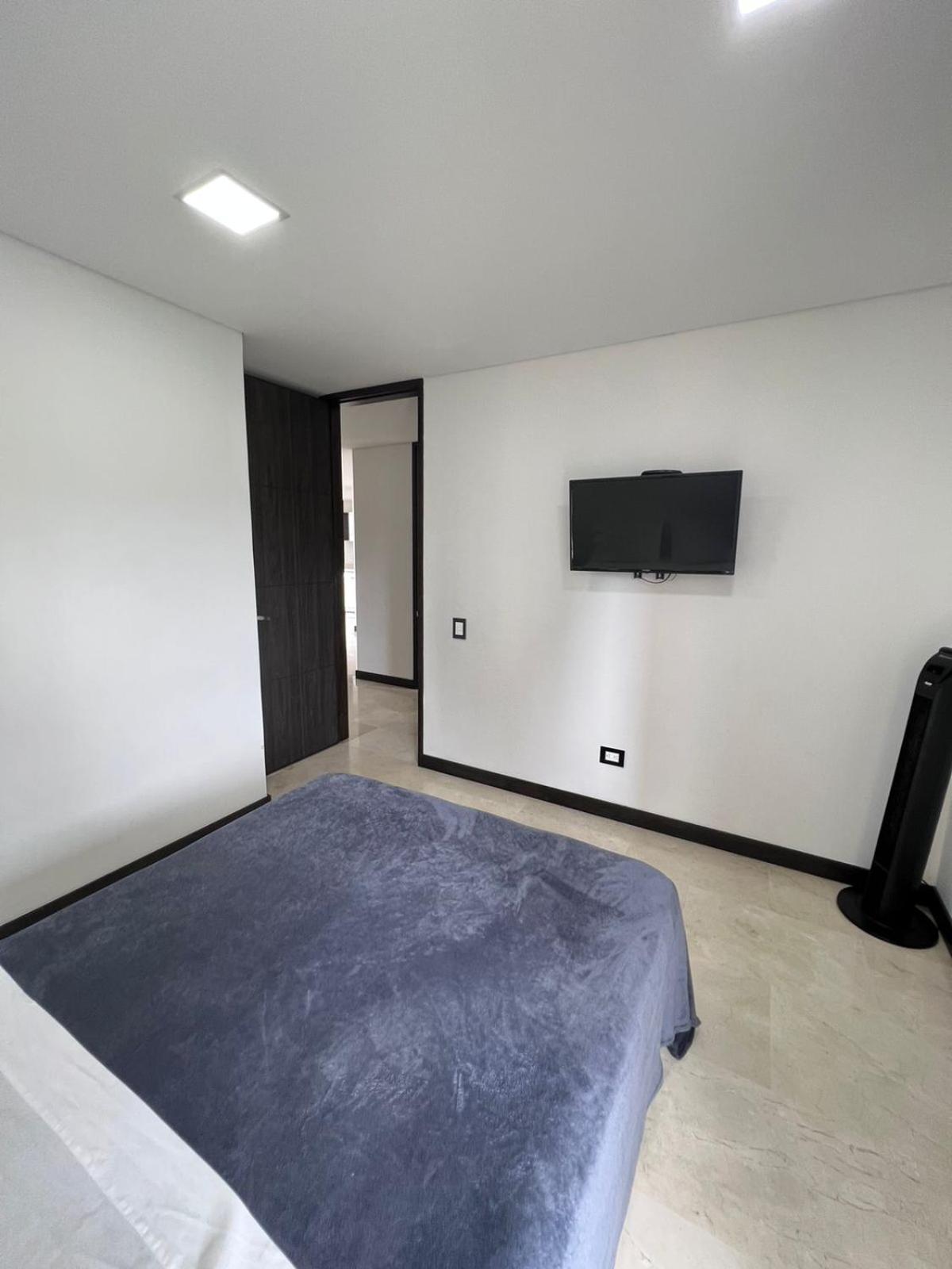 Spacious Apartments with High views from Poblado