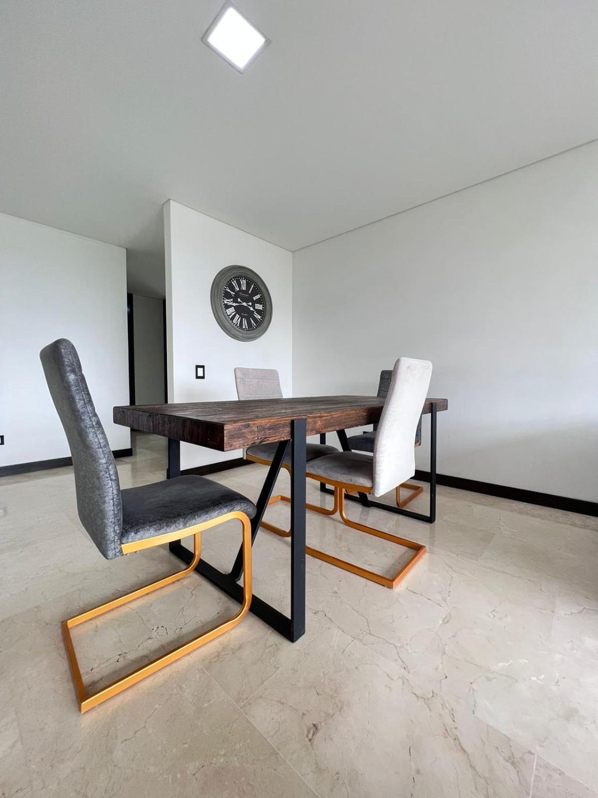 Spacious Apartments with High views from Poblado