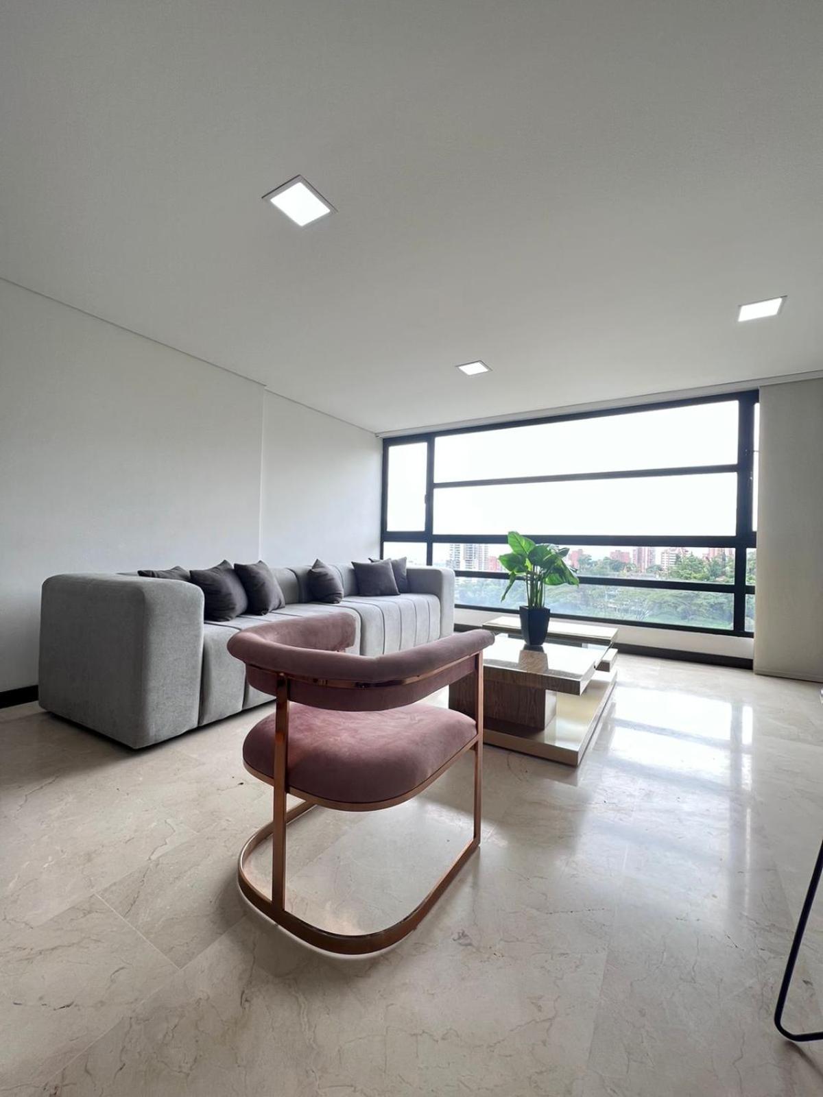 Spacious Apartments with High views from Poblado