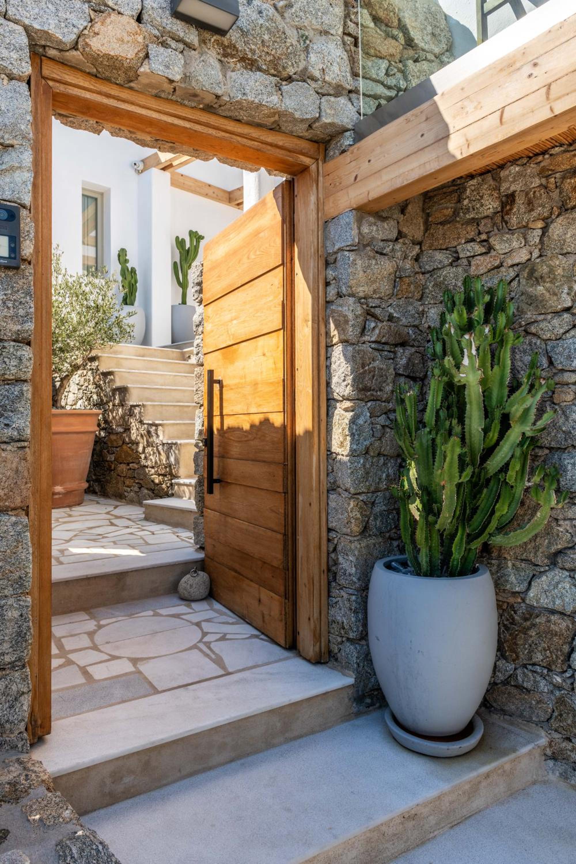 Villa Lilium I - Overlooking Psarou Bay, Mykonos view 4