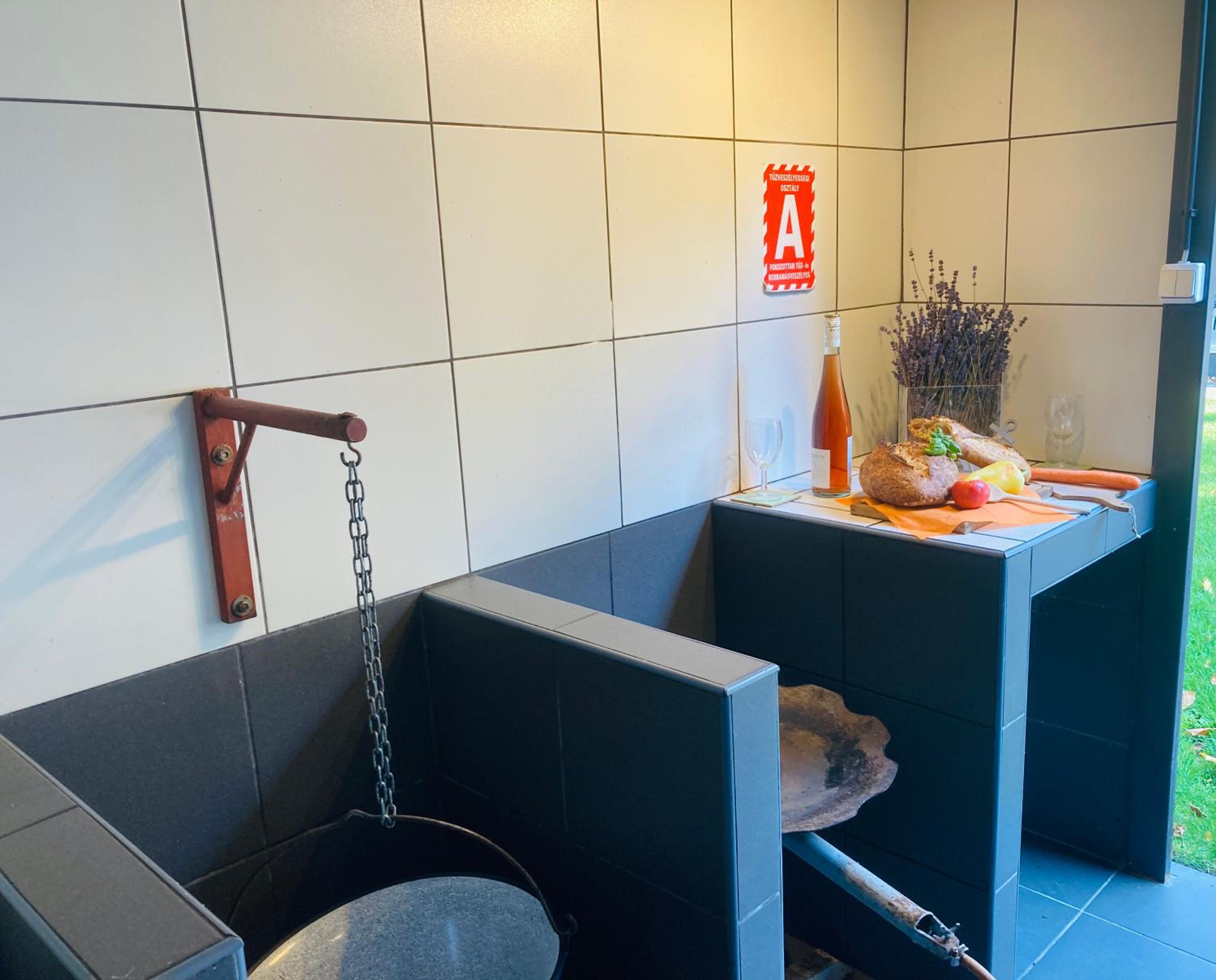 Tóparti Apartmanház