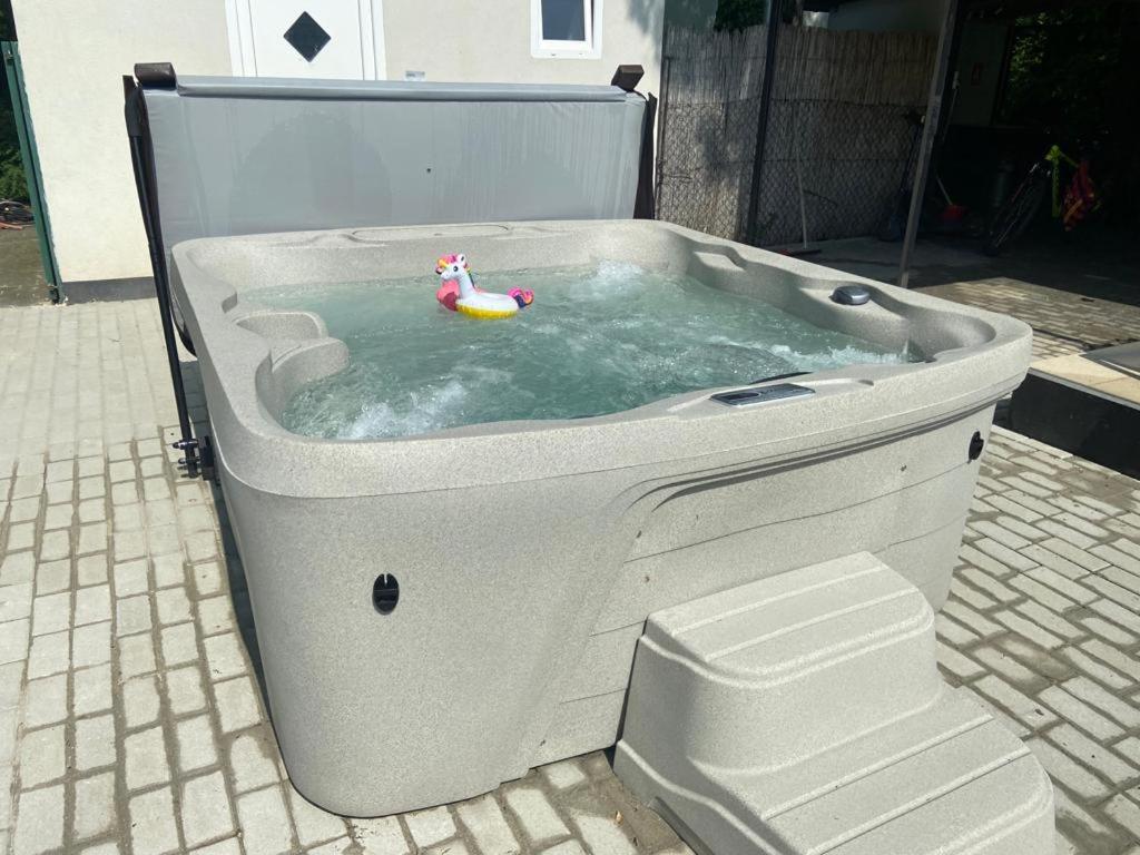 Tóparti Apartmanház