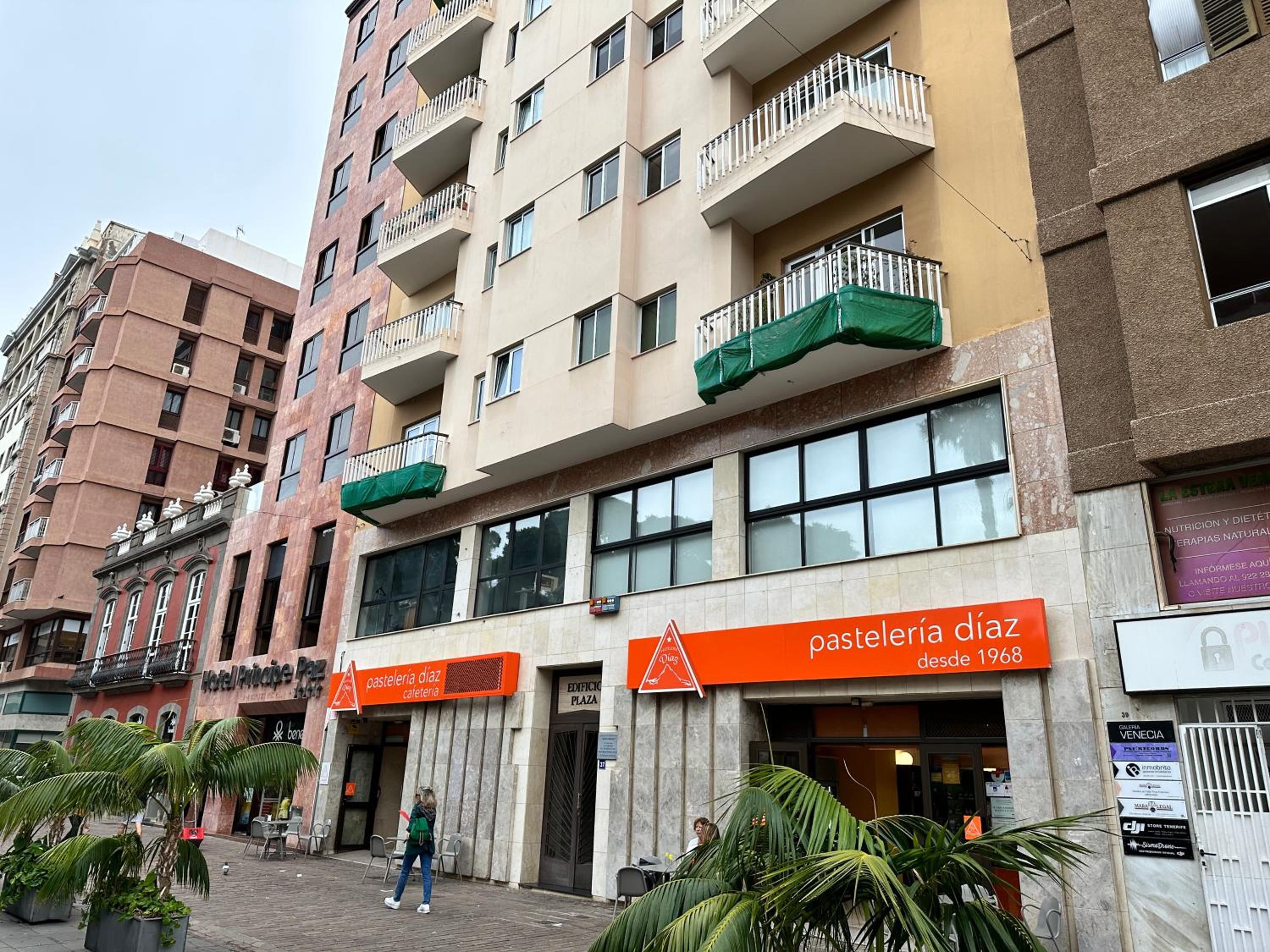 New 4 bedroom in Plaza del Principe photo 2