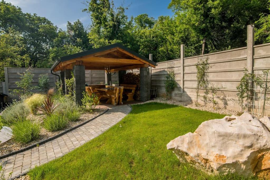 Studio Apartman Alexandra view 2