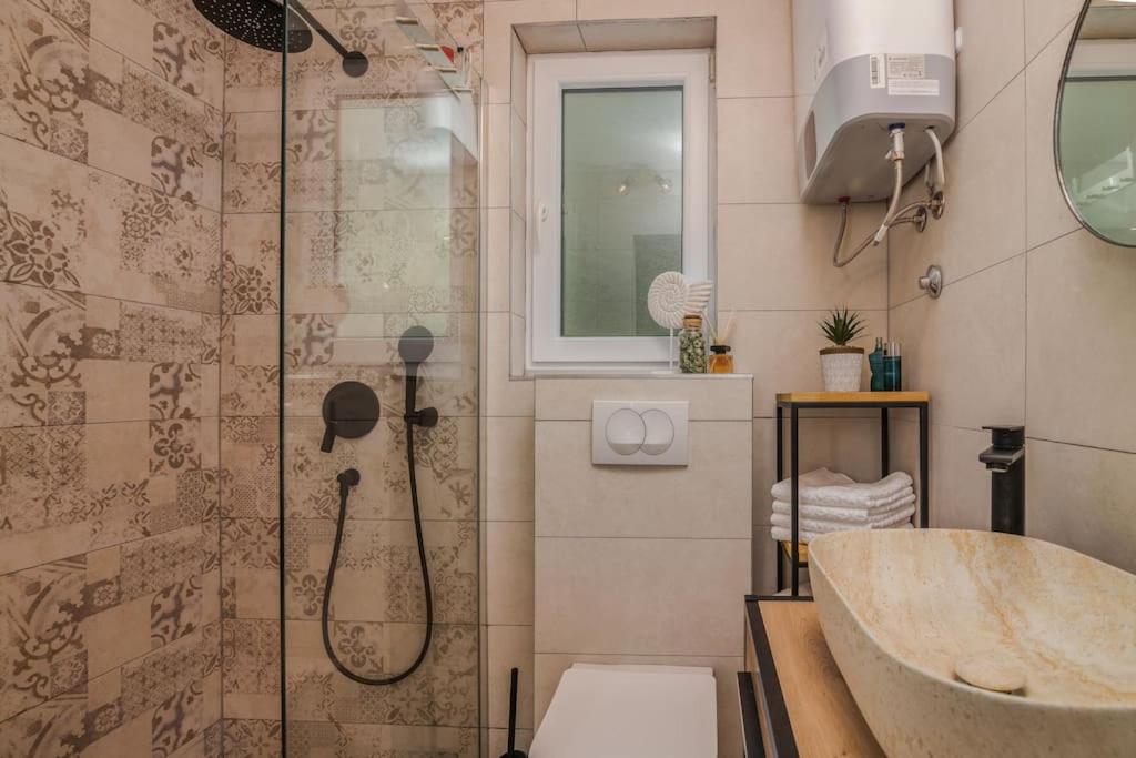 Studio Apartman Alexandra view 4