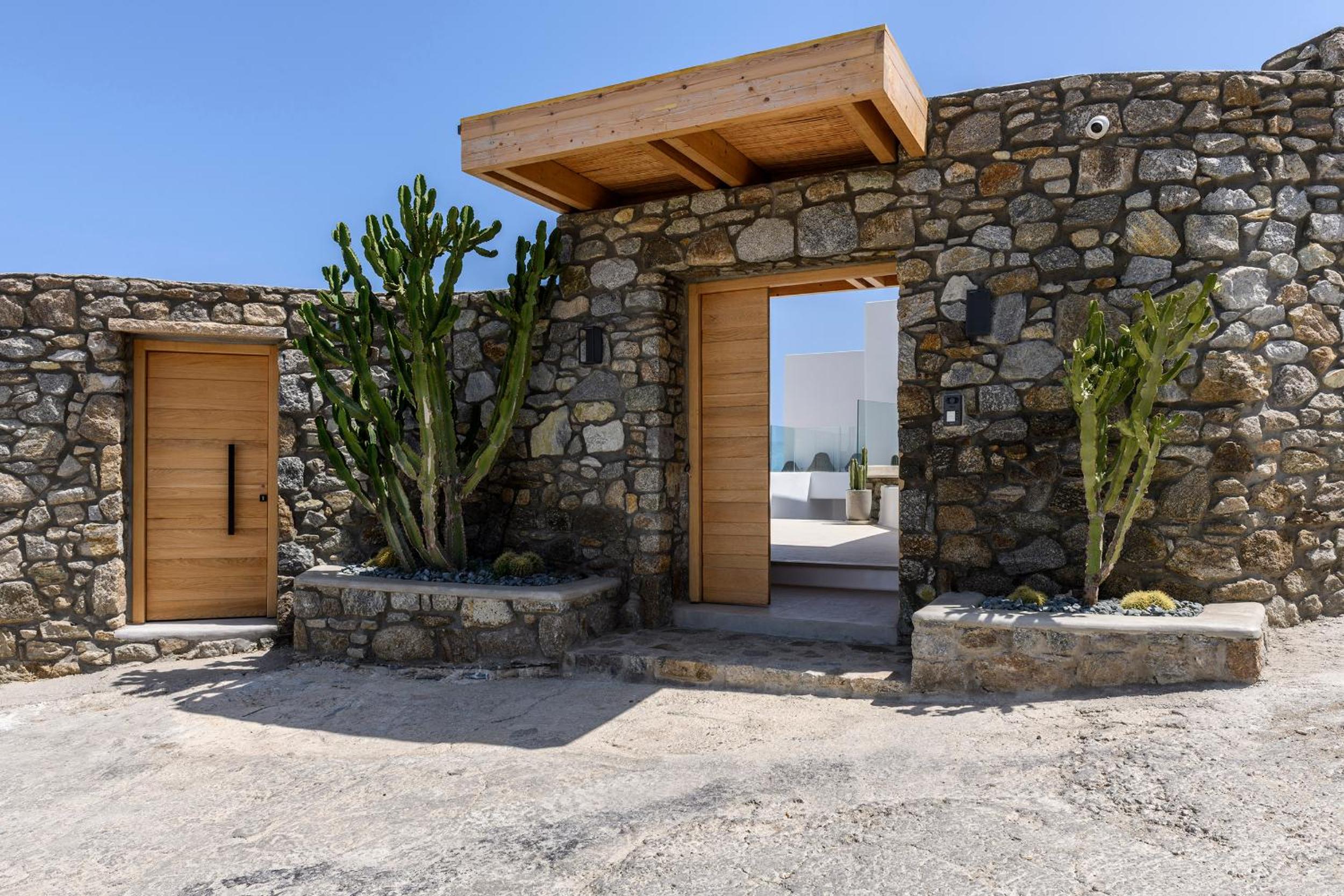 Villa Lilium II - Sanctuary overlooking Psarou Bay