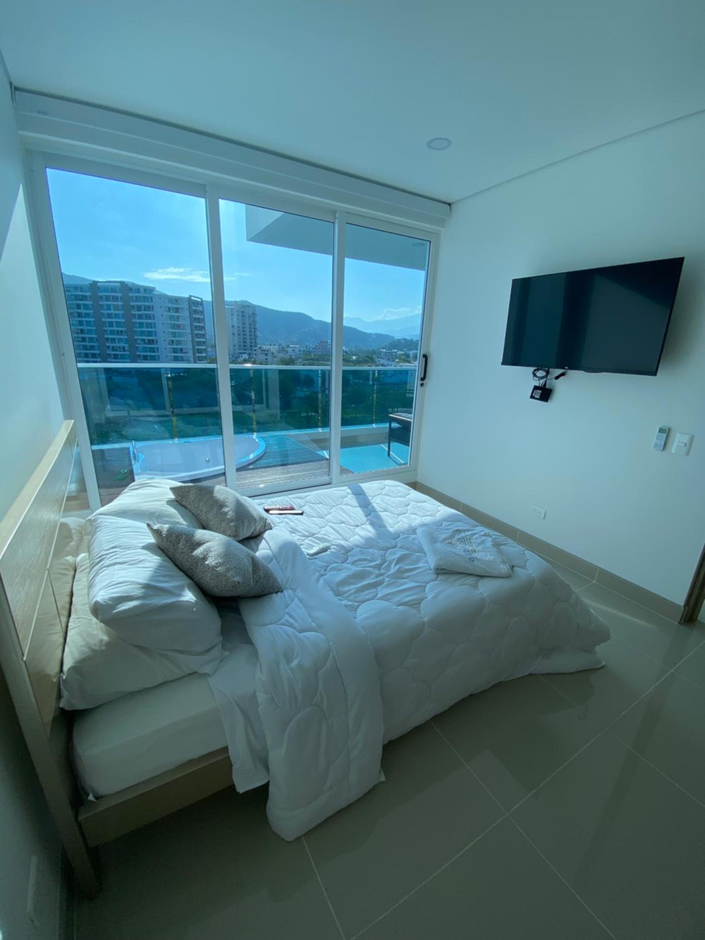 Reserva Del Mar - 2 bedroom apt with private hot tub and beach view