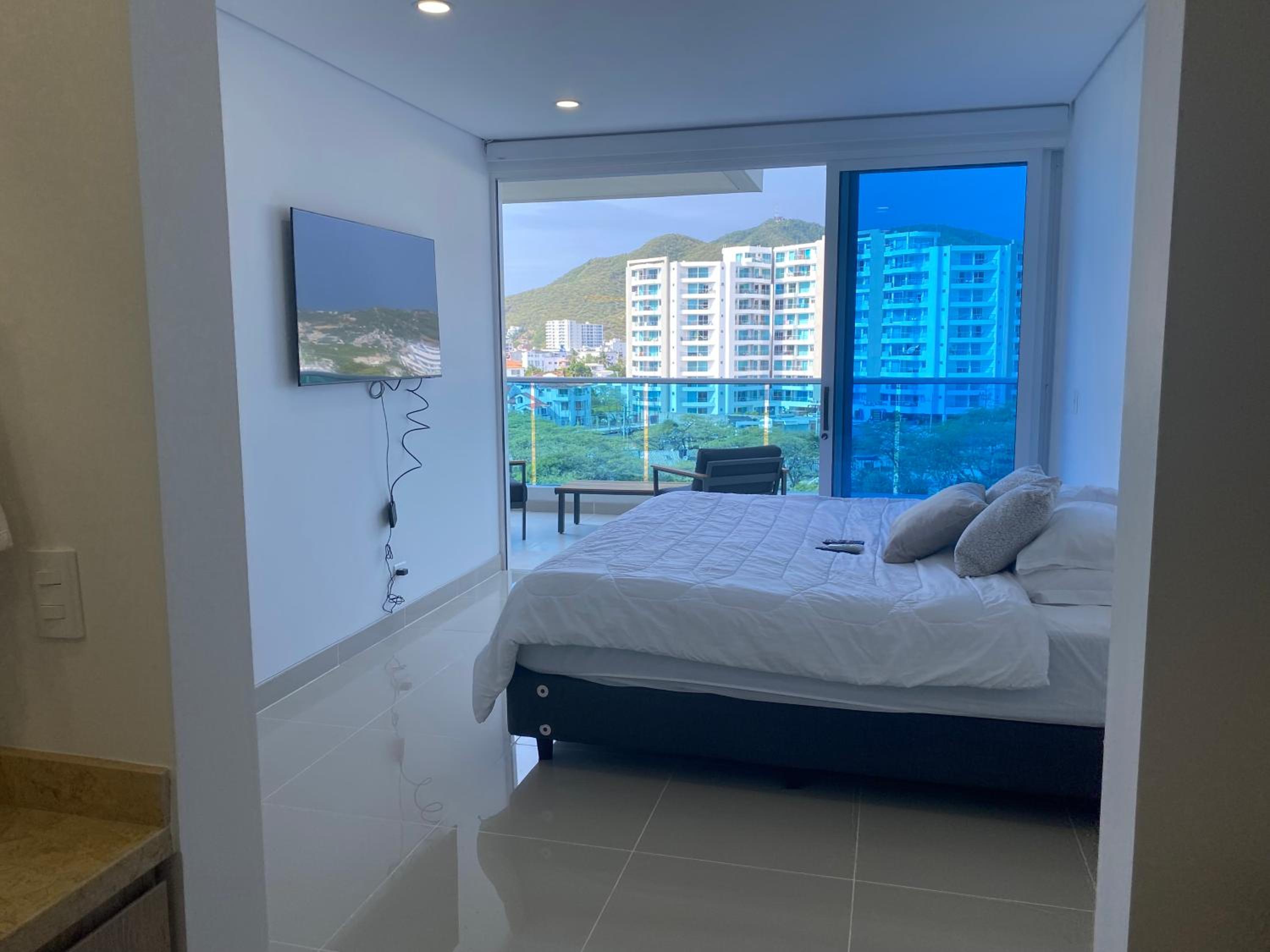 Reserva Del Mar - 2 bedroom apt with private hot tub and beach view