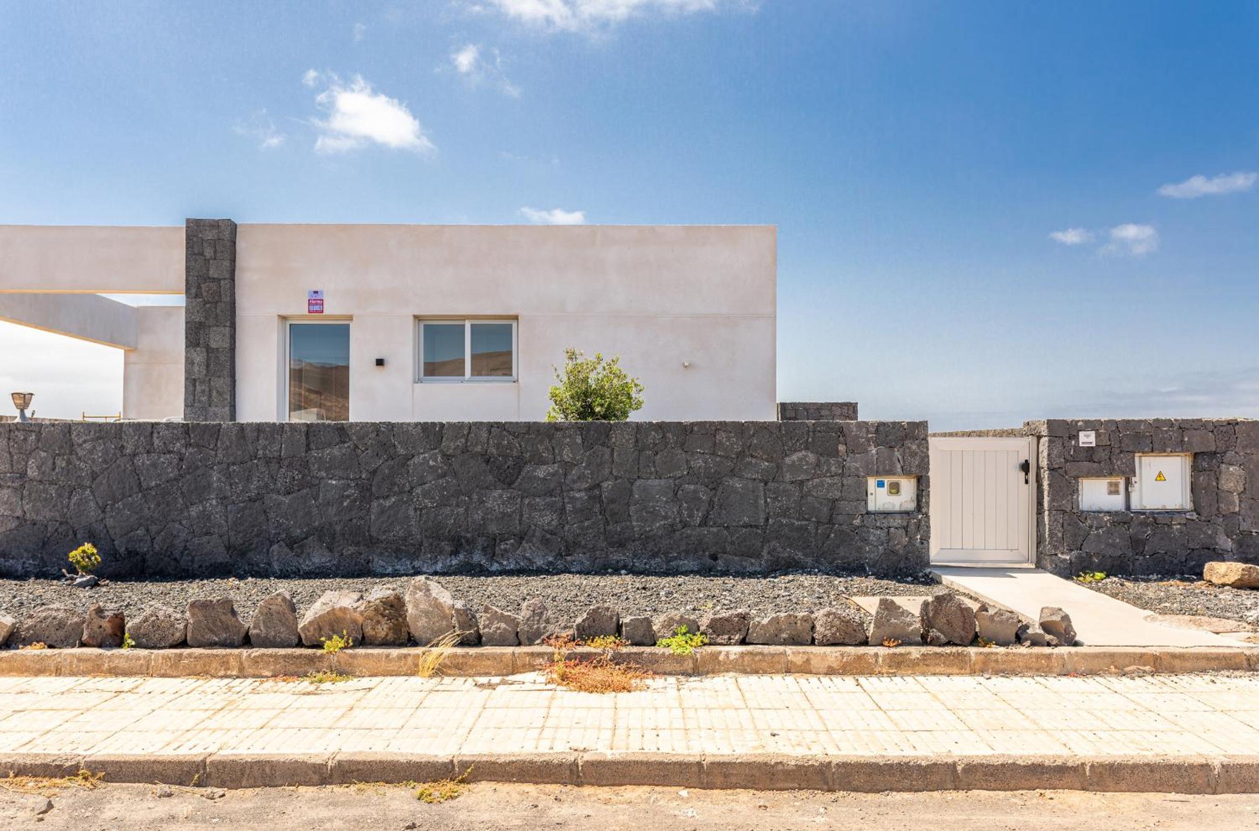 Pure Relax Vacation Home - Large terrace and Solarium By Lanzarote Vacation Homes