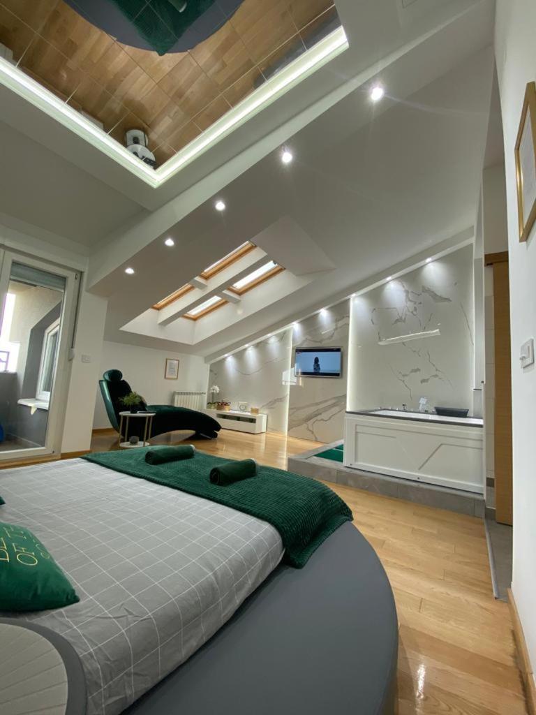 Hedonist-Kapije Lounge & Stay