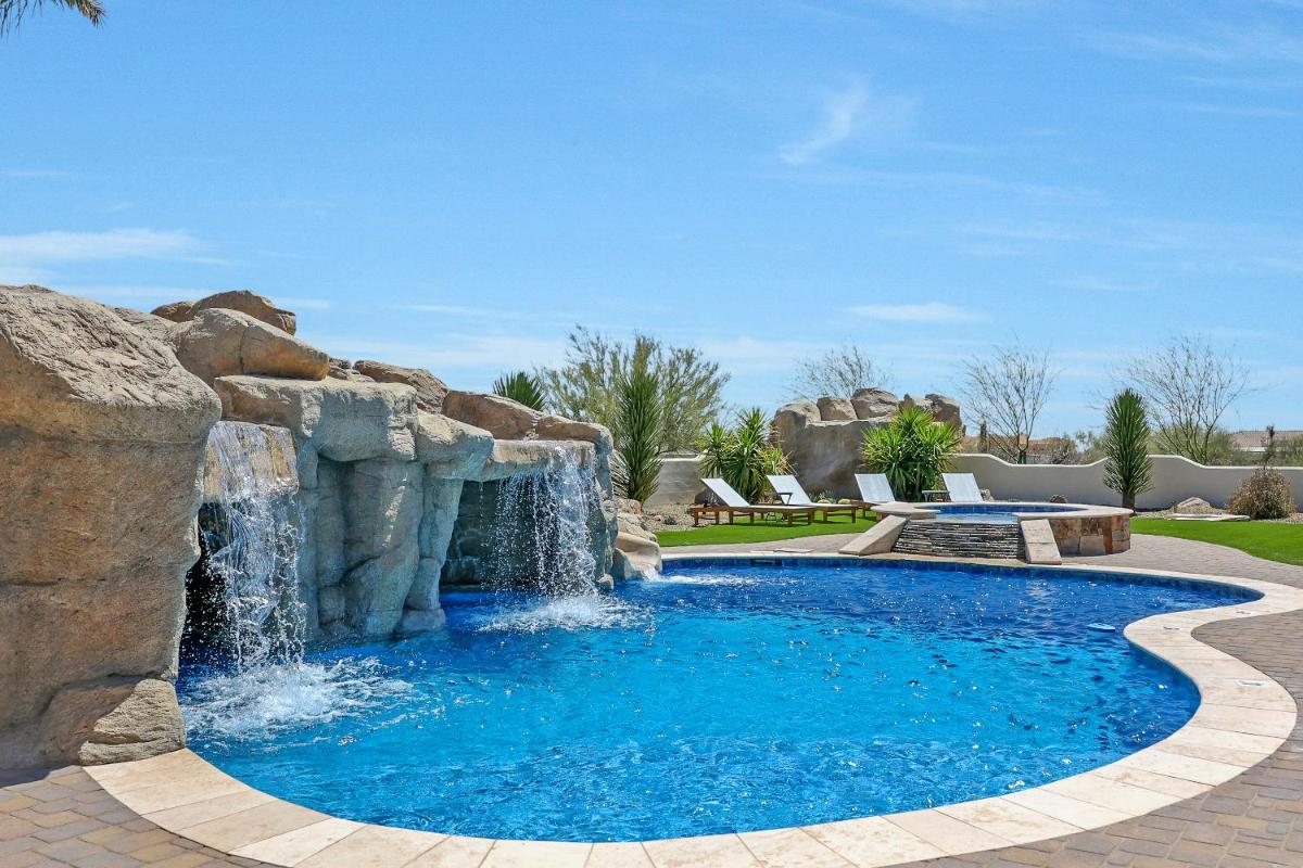 Luxury Estate, Sleeps 24, Sonoran by HomeStakes Stays