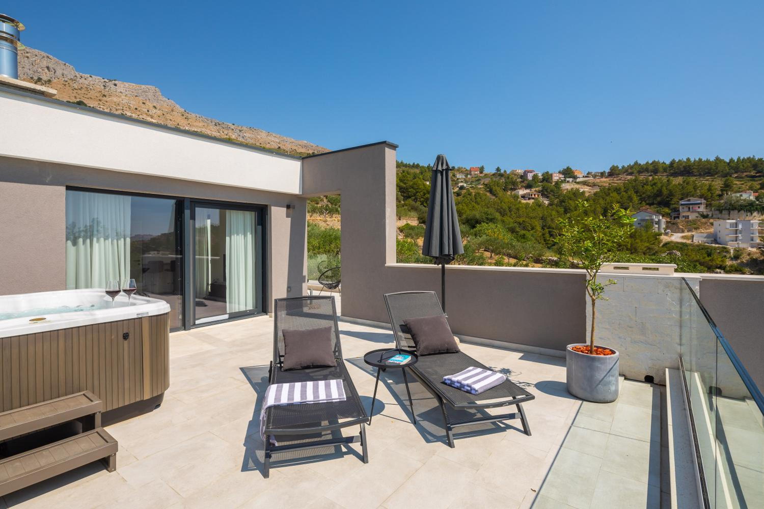 Stunning Villa In Podstrana With Outdoor Swimming Pool, Sauna And Wifi
