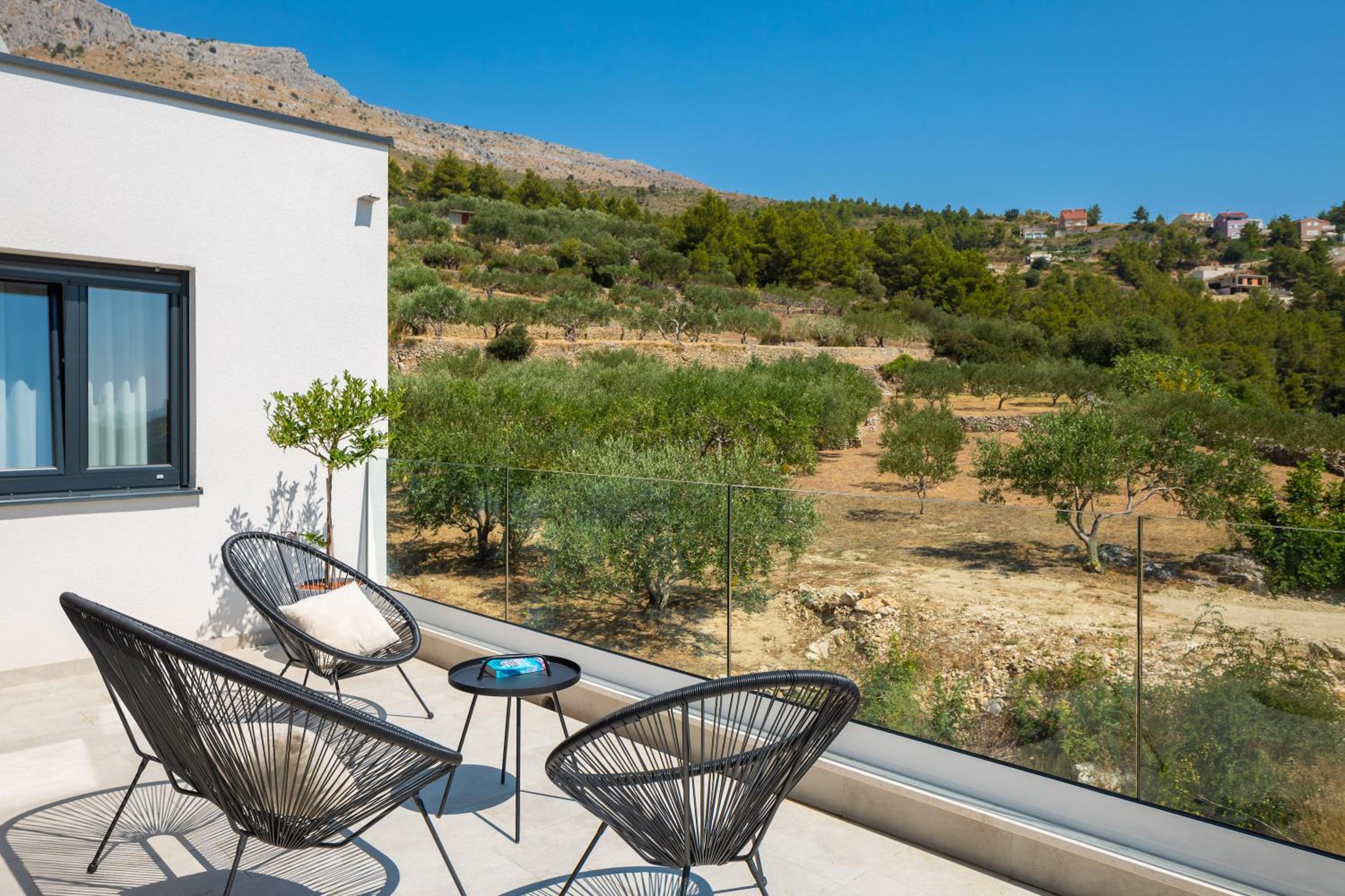 Stunning Villa In Podstrana With Outdoor Swimming Pool, Sauna And Wifi