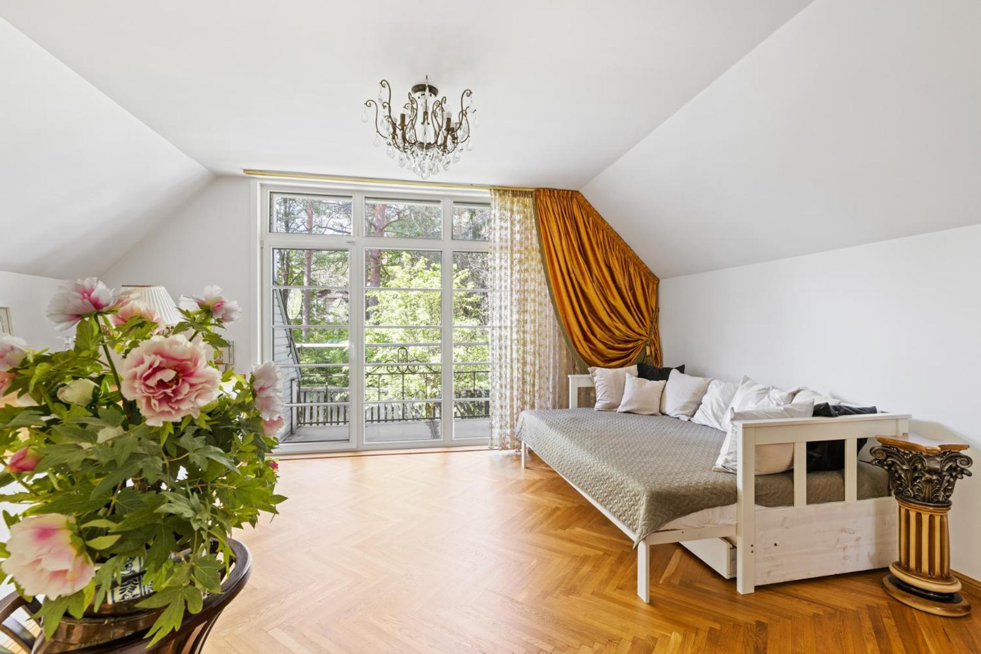 Villa Muusa with a cozy sauna, swimming pool and large beautiful garden