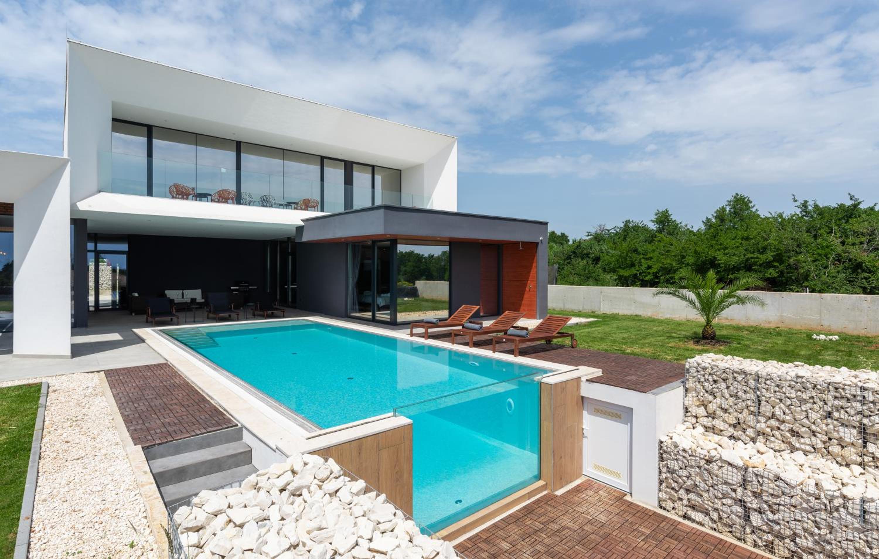 Amazing Villa In Linjan With Wifi And 4 Bedrooms view 4