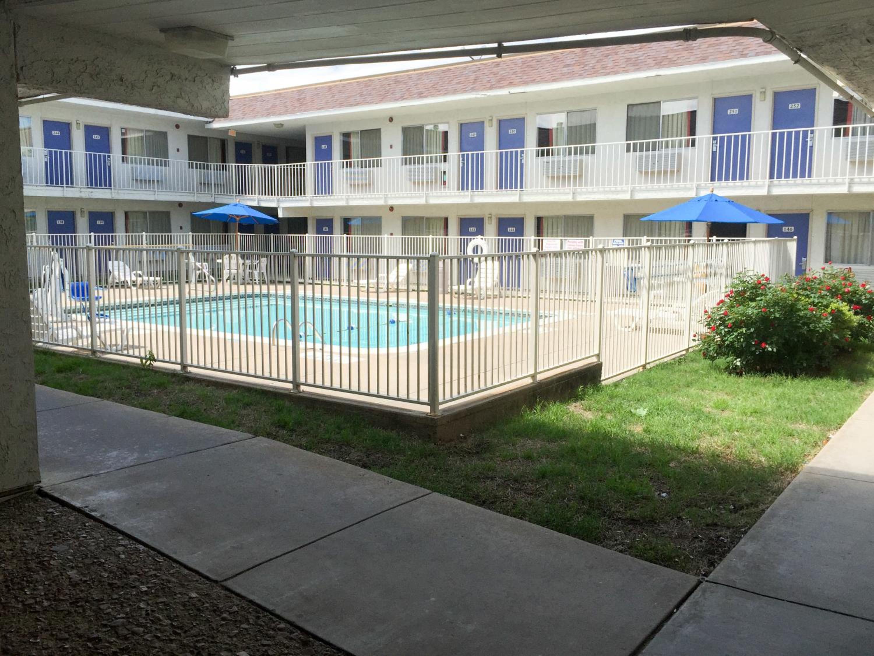 Ardmore Vacations - Motel 6-Ardmore, OK - Property Image 6