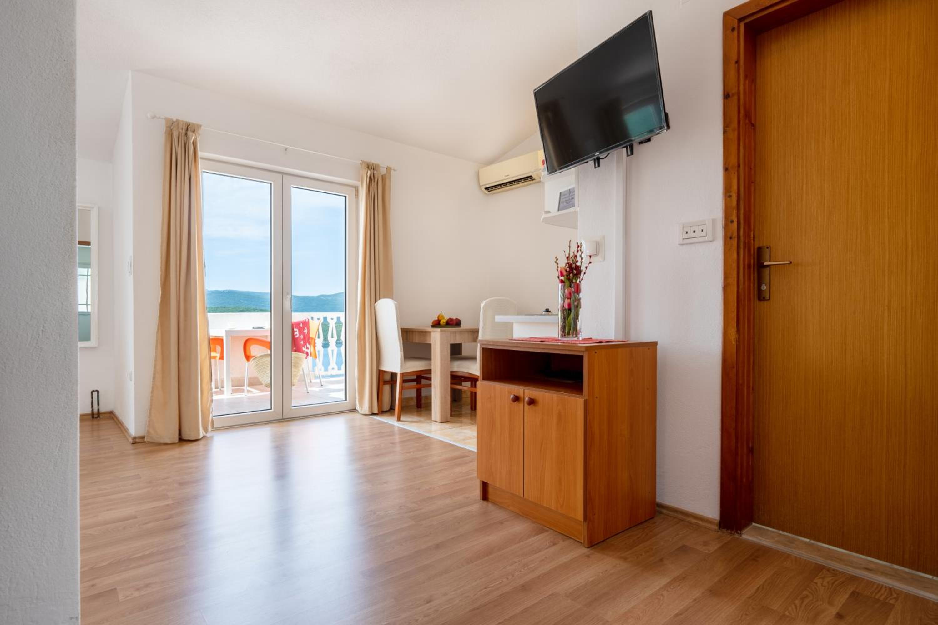 Studio APARTMANI LEŽENIĆ