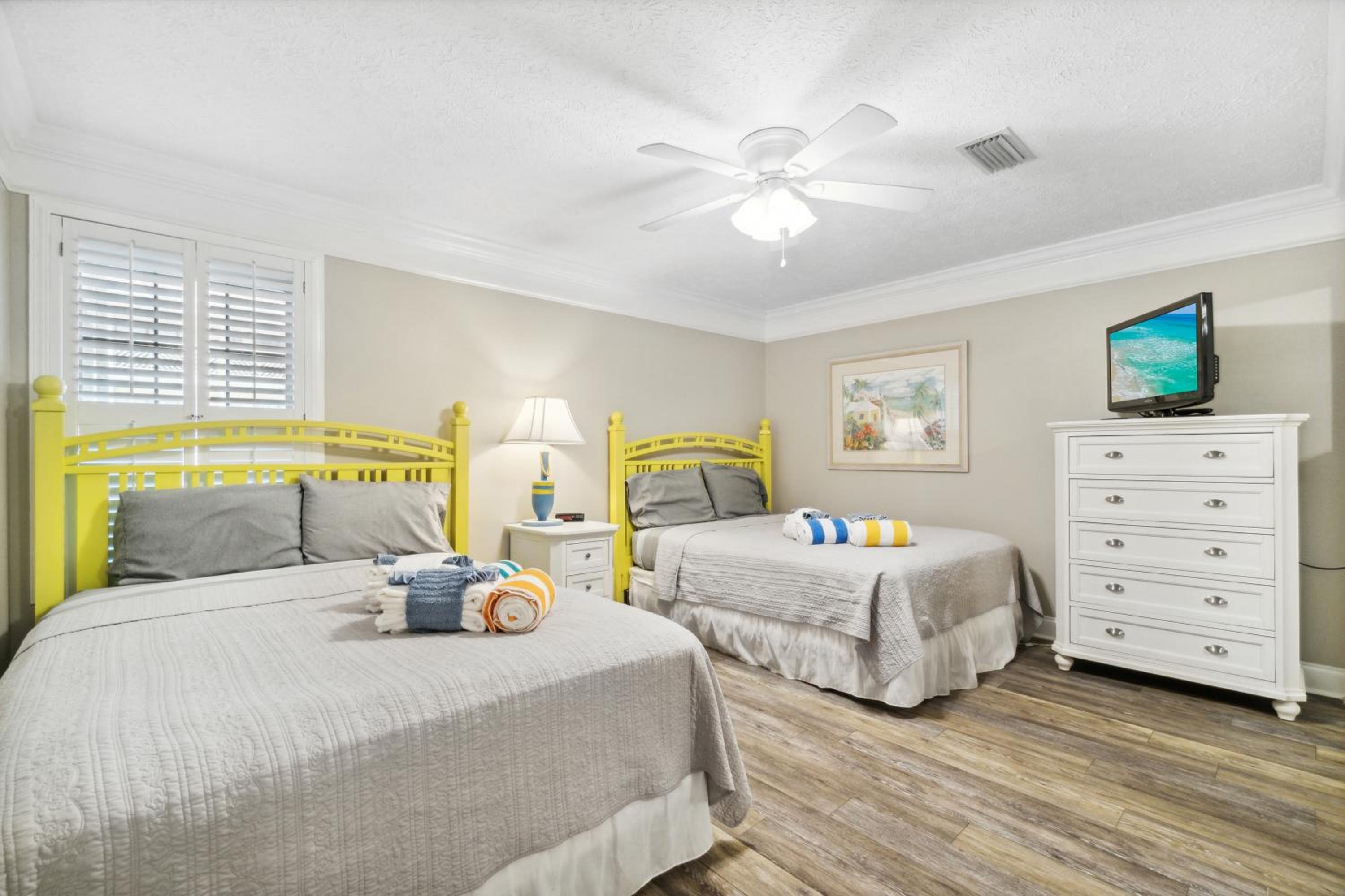 Seaspray Hideaway Sleeps 8 Pools Beach Access