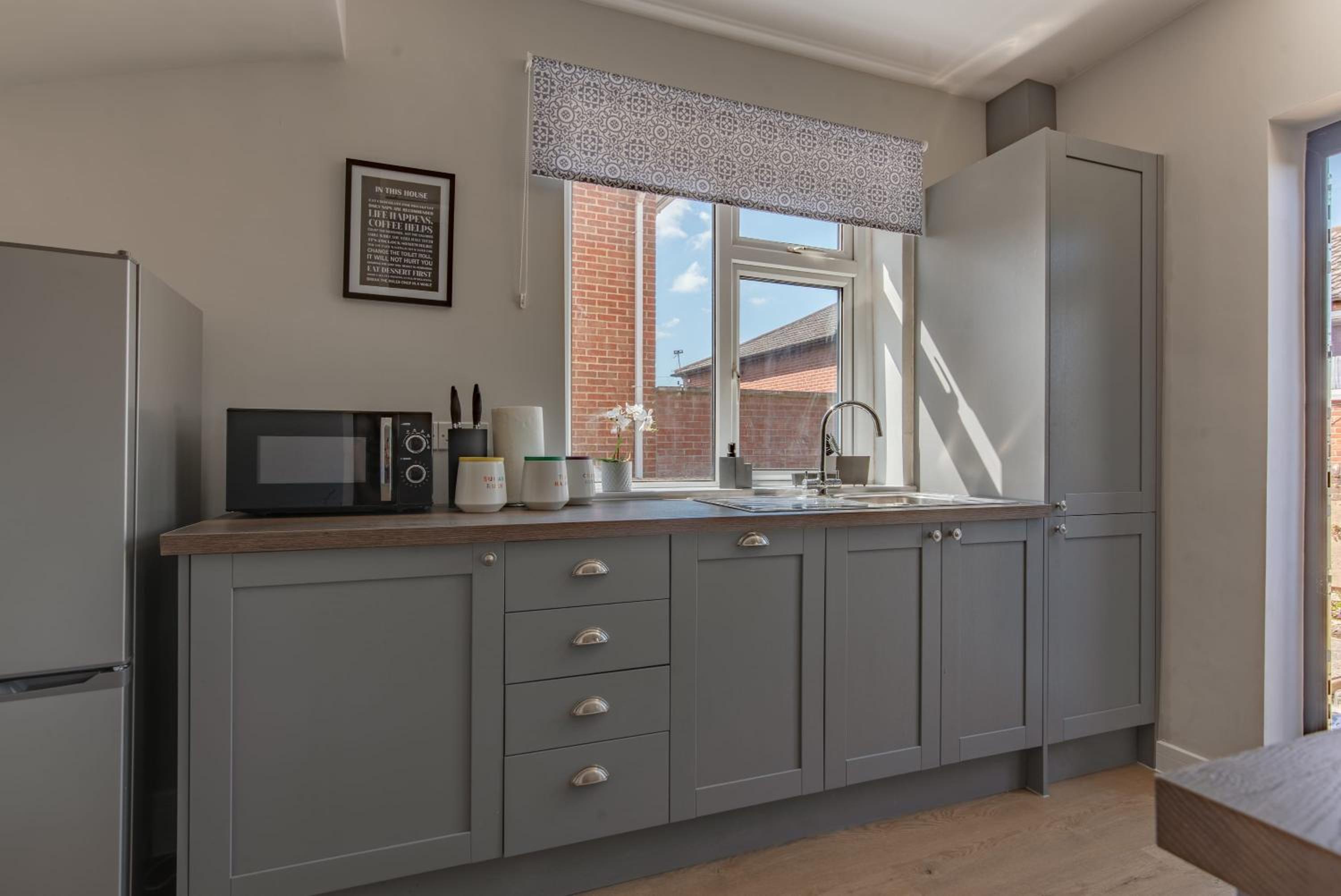Spacious 3-Bedroom Stunning Southampton House with Garden & Parking, City Centre Retreat, Great for Families by Blue Puffin Stays view 2
