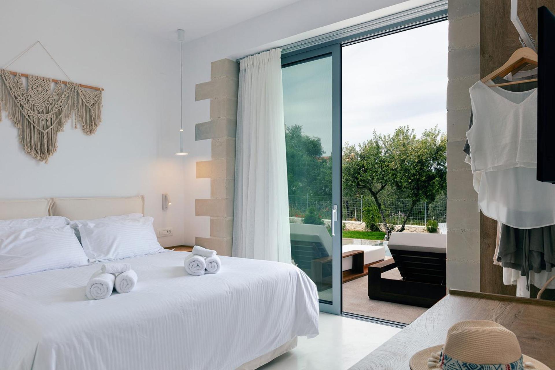 Heniochos Villas
