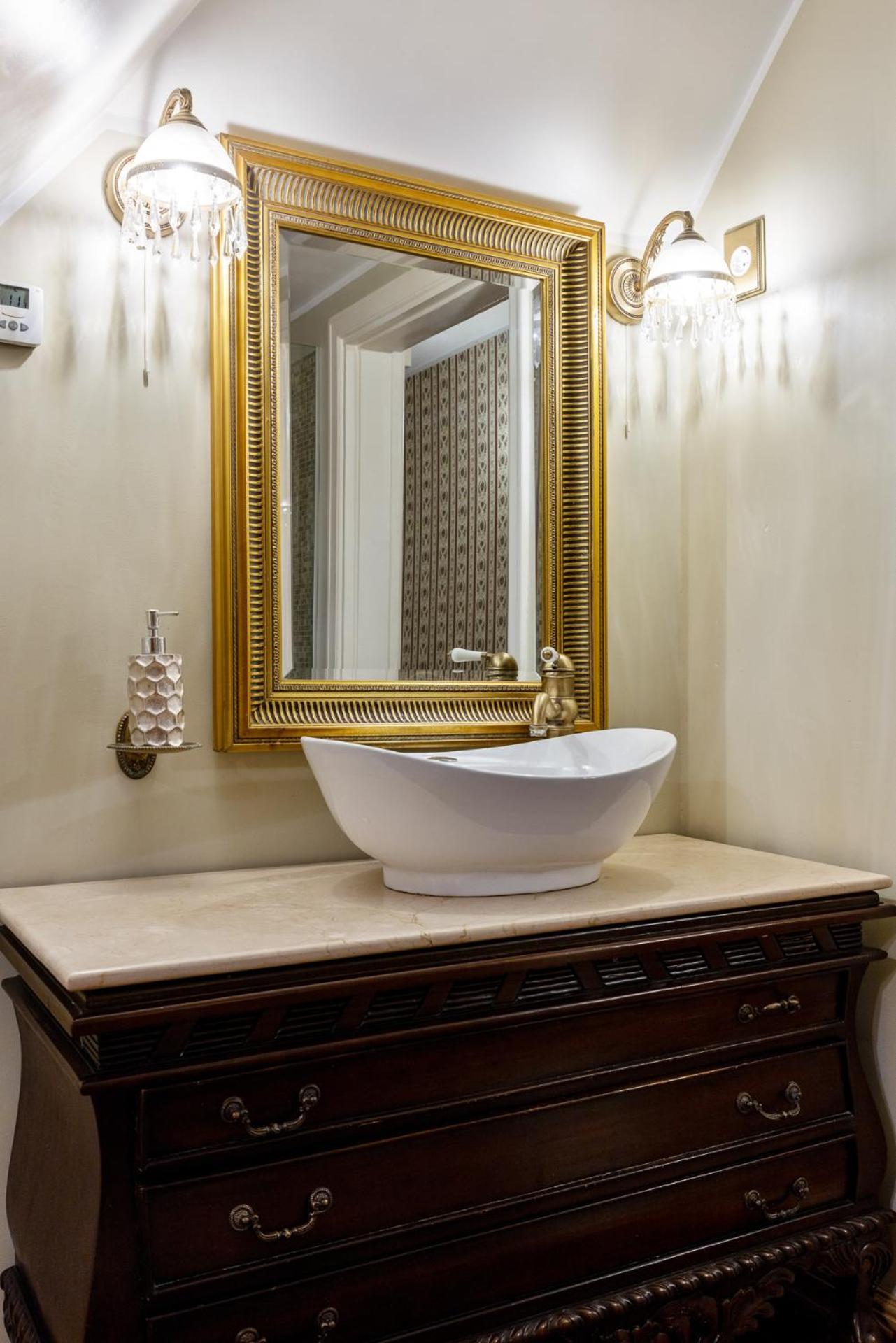 Villa Muusa with a cozy sauna, swimming pool and large beautiful garden