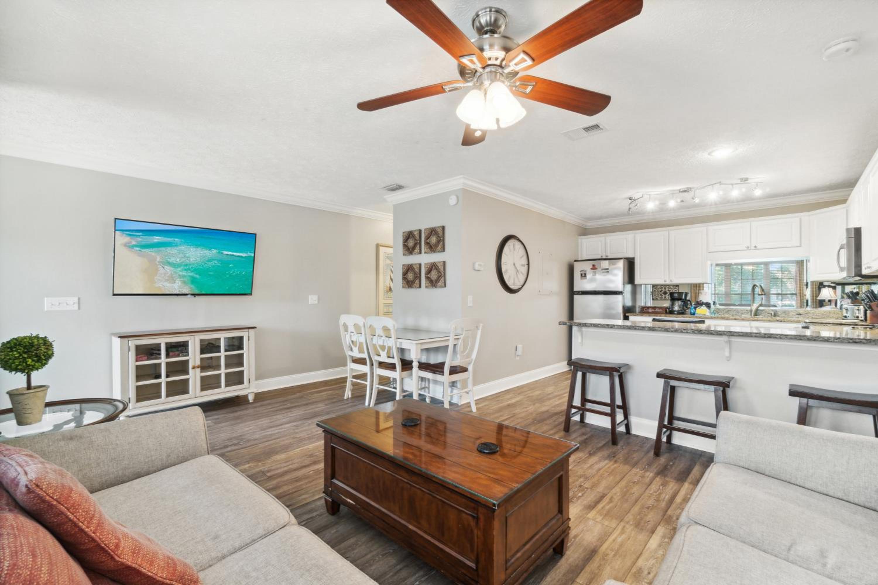 Seaspray Hideaway Sleeps 8 Pools Beach Access