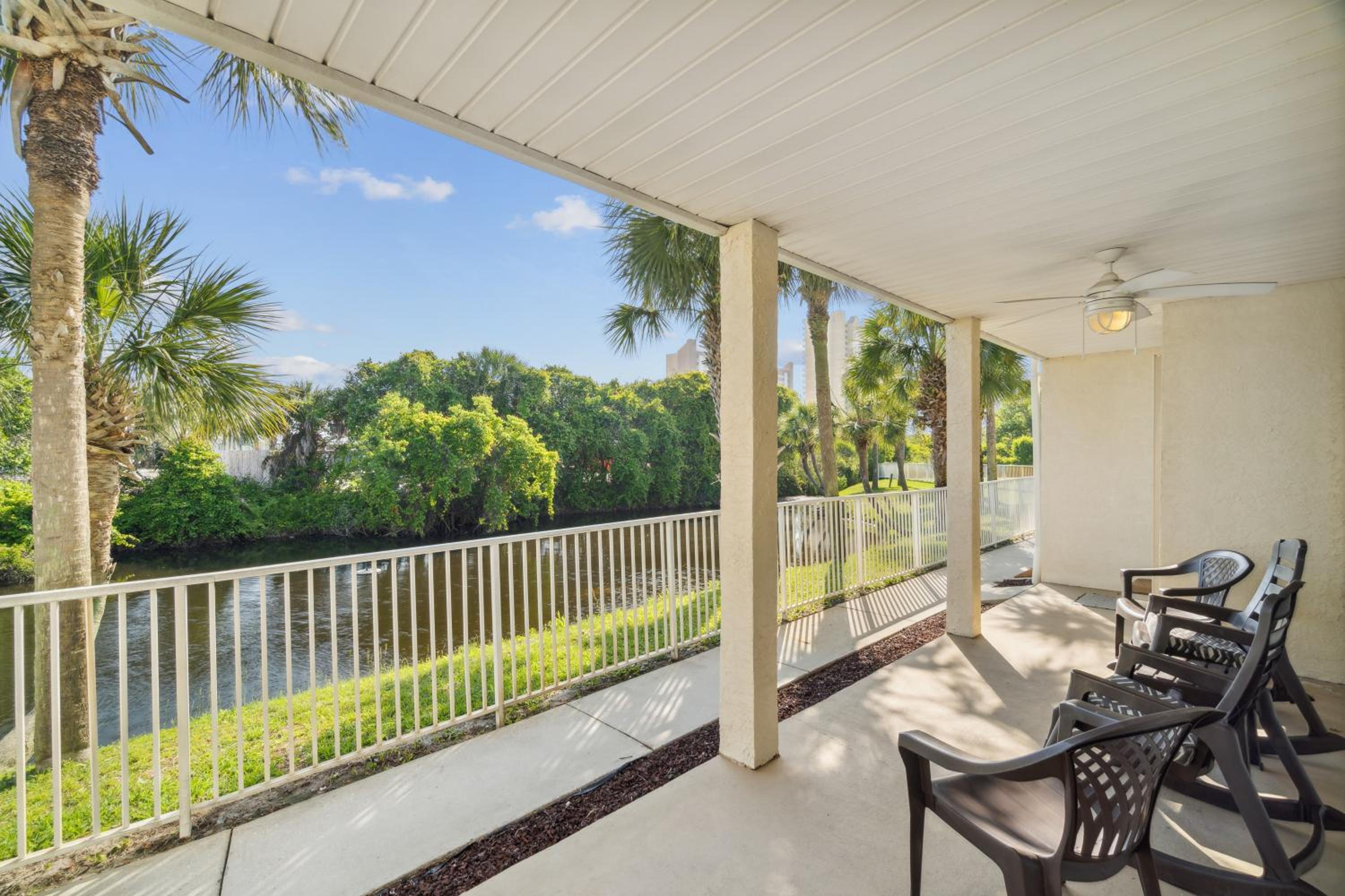 Seaspray Hideaway Sleeps 8 Pools Beach Access
