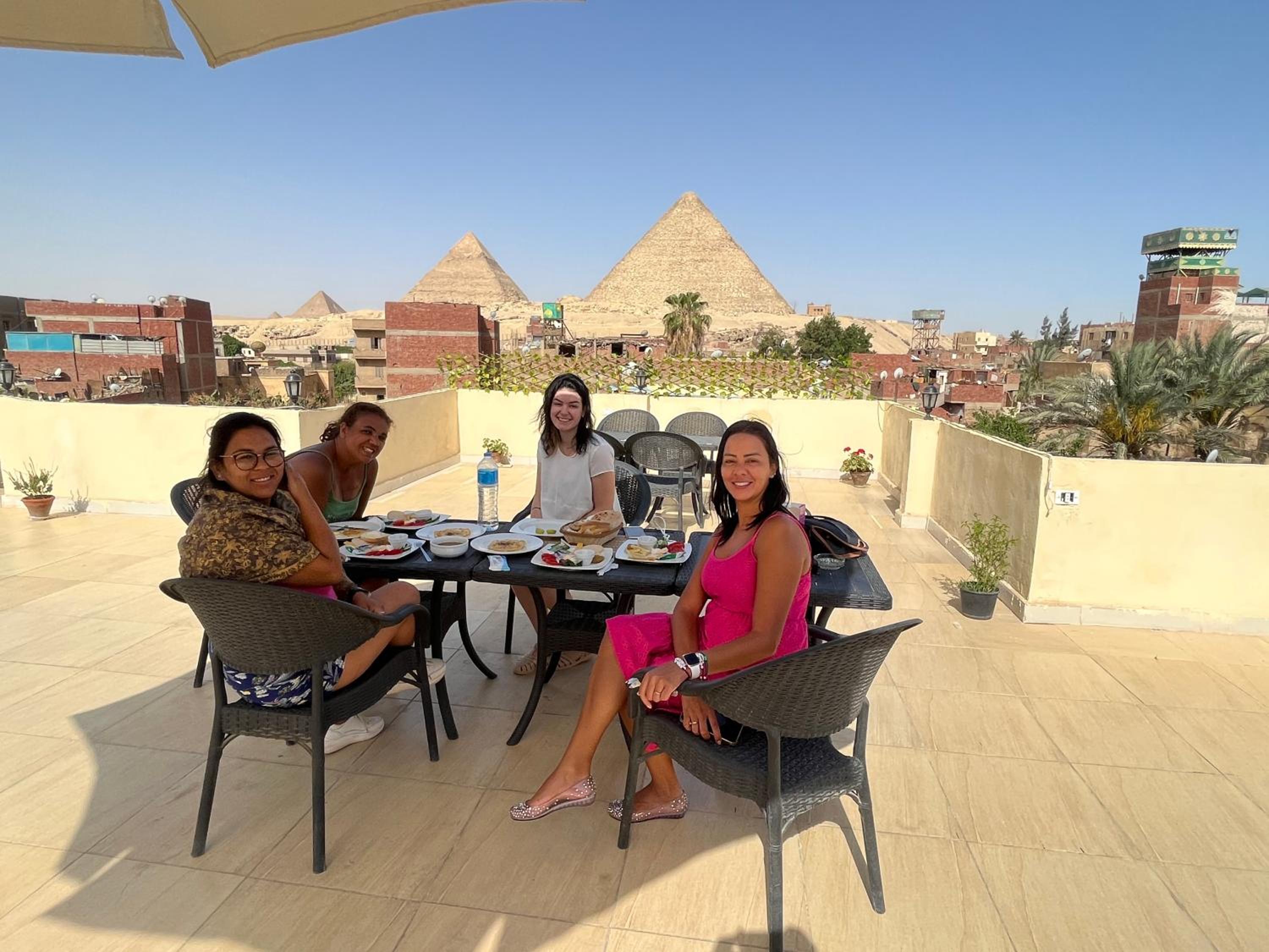 King hur pyramids inn