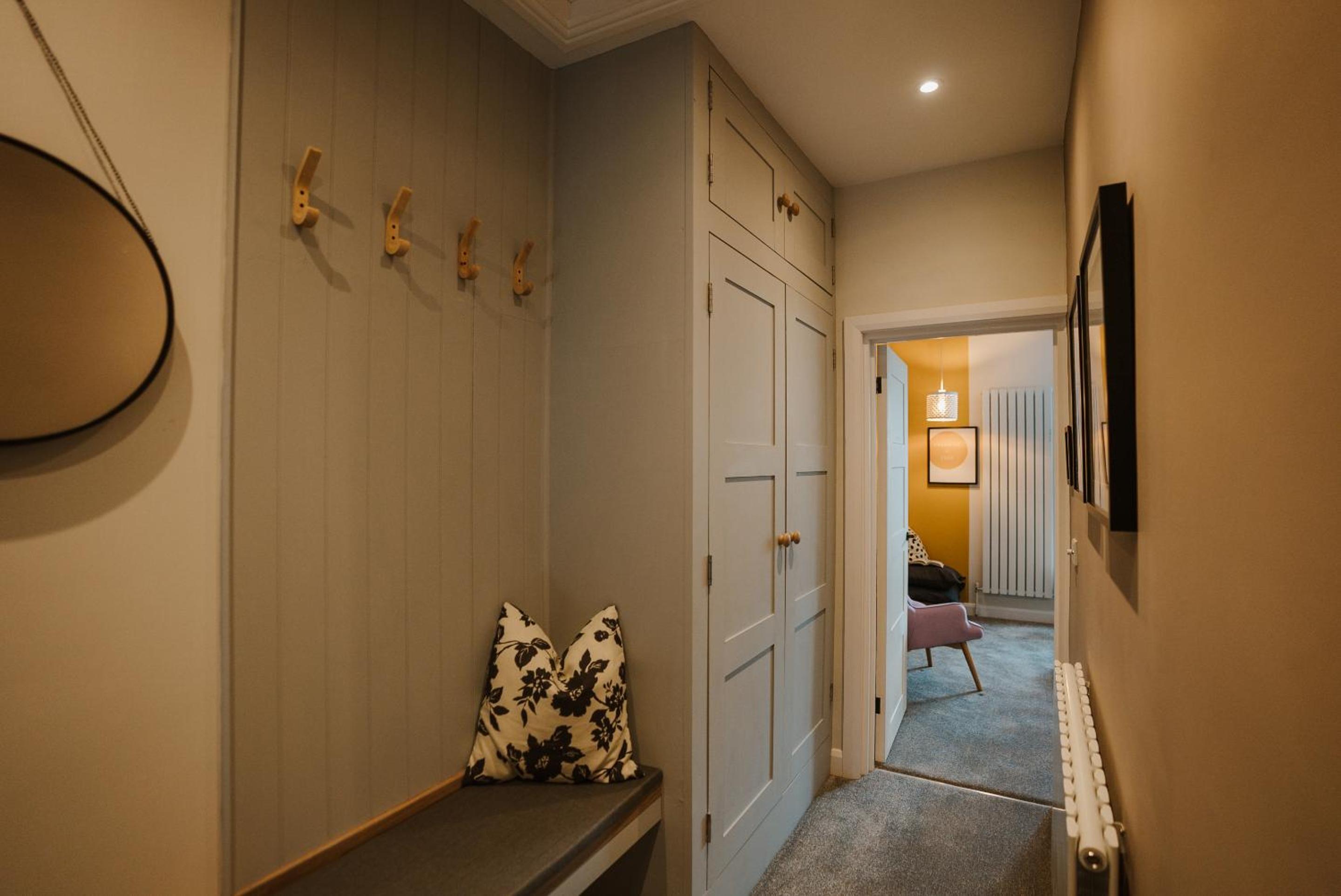 Blooms Apartment