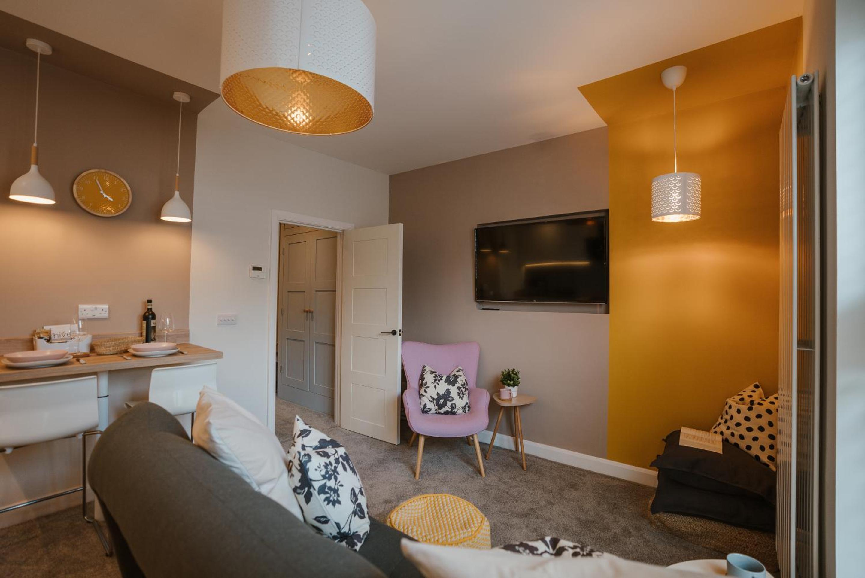 Blooms Apartment