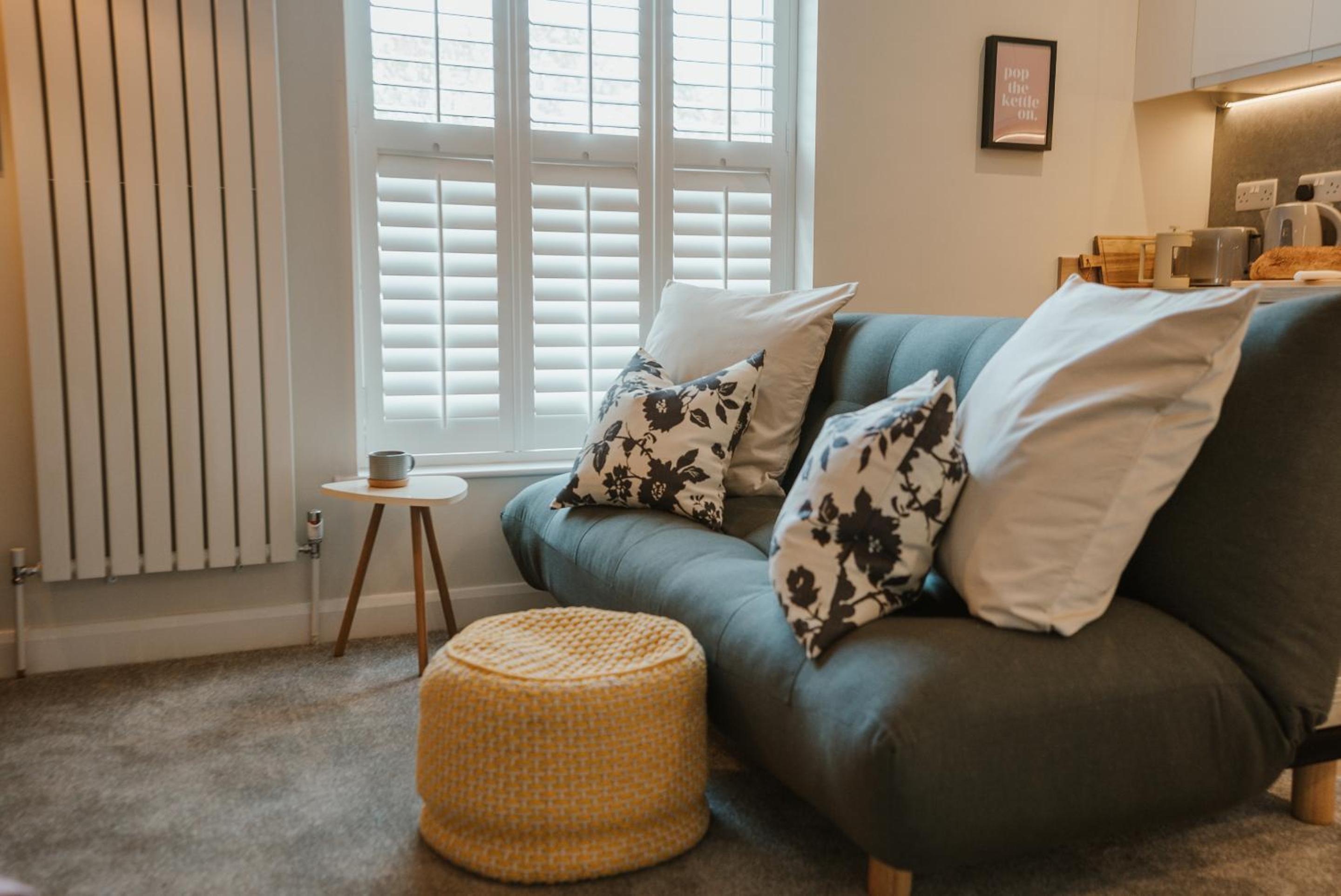 Blooms Apartment