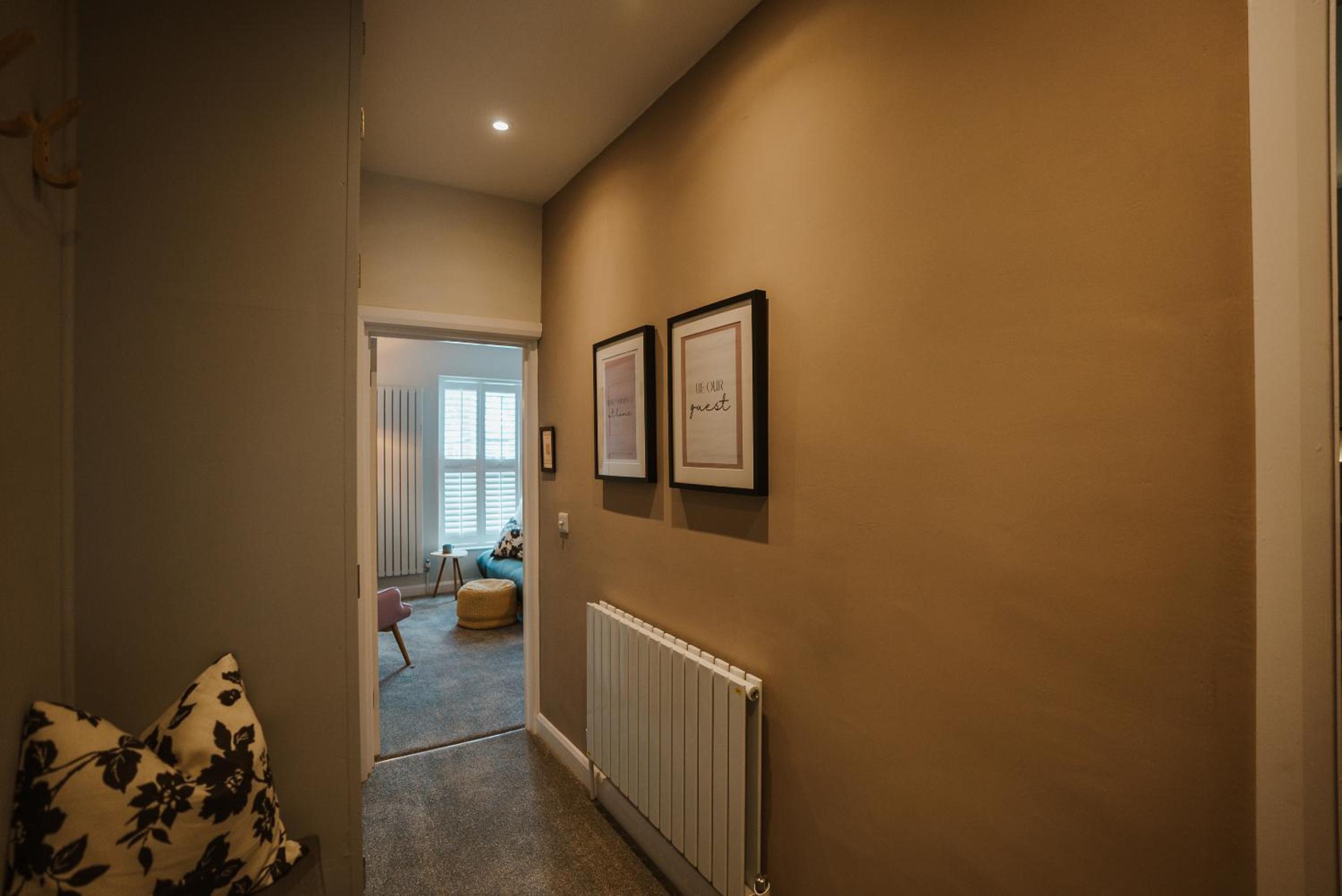 Blooms Apartment