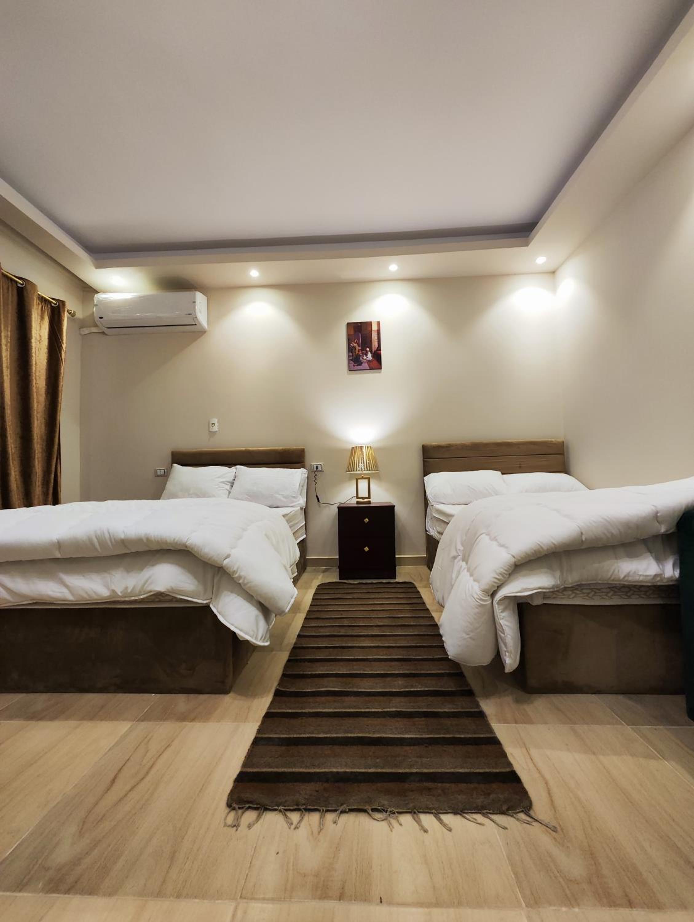 King hur pyramids inn