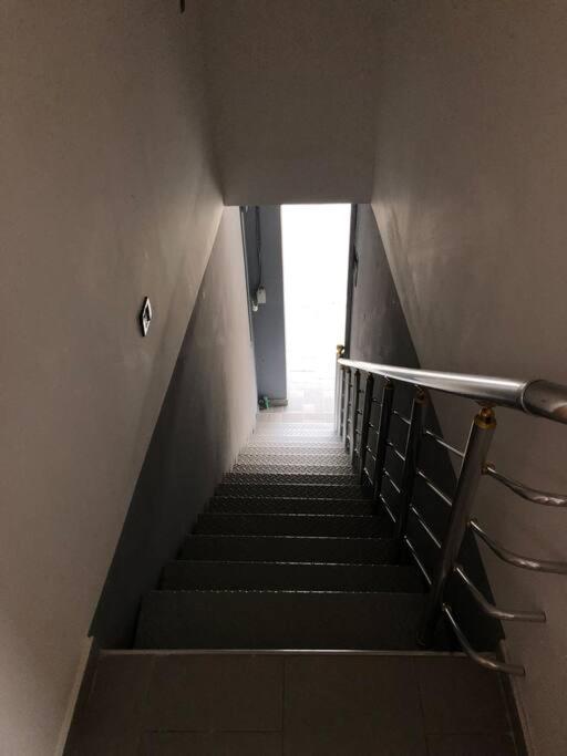 Roni’s apartment photo 5